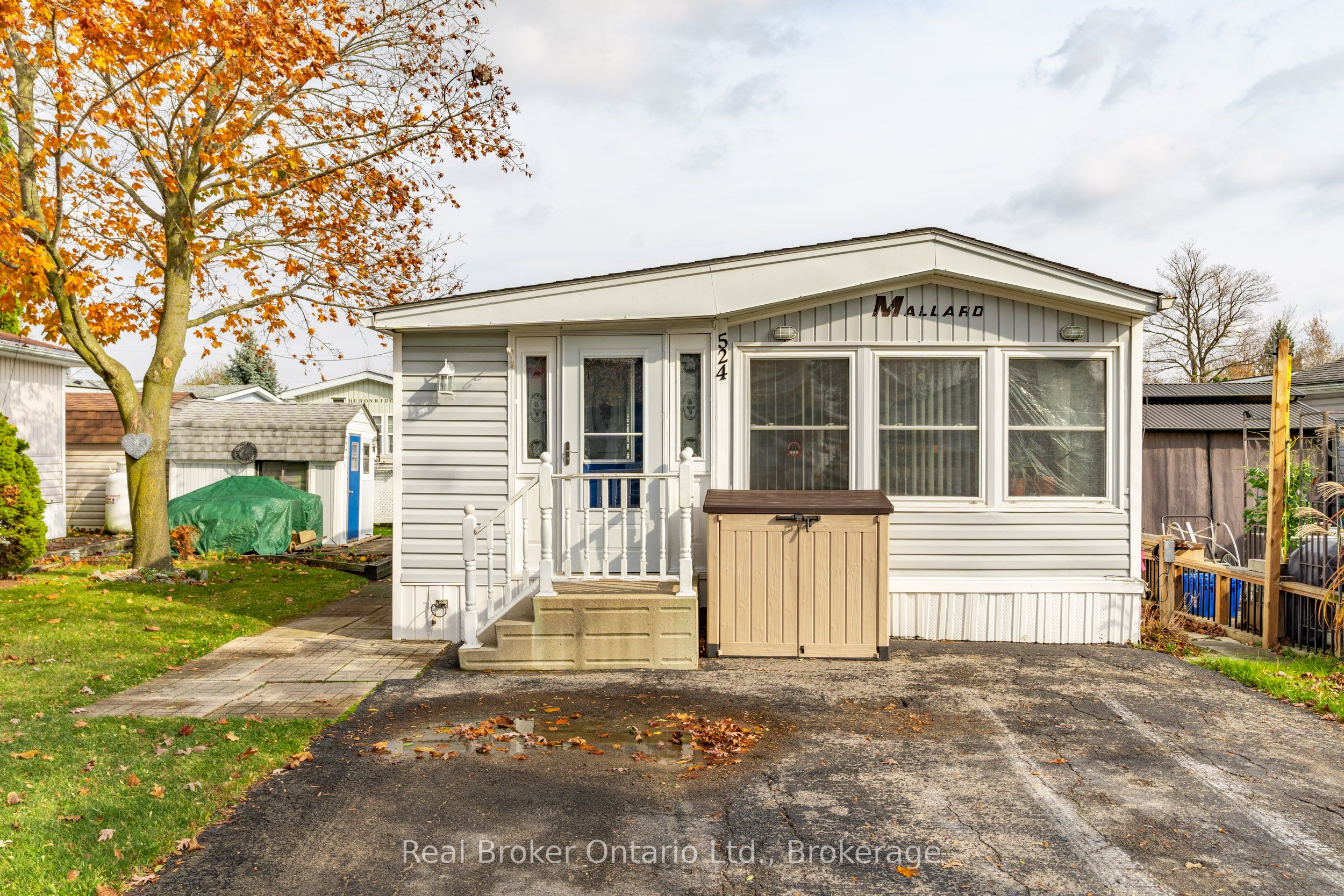 524 Poplar Place Property Photo 4