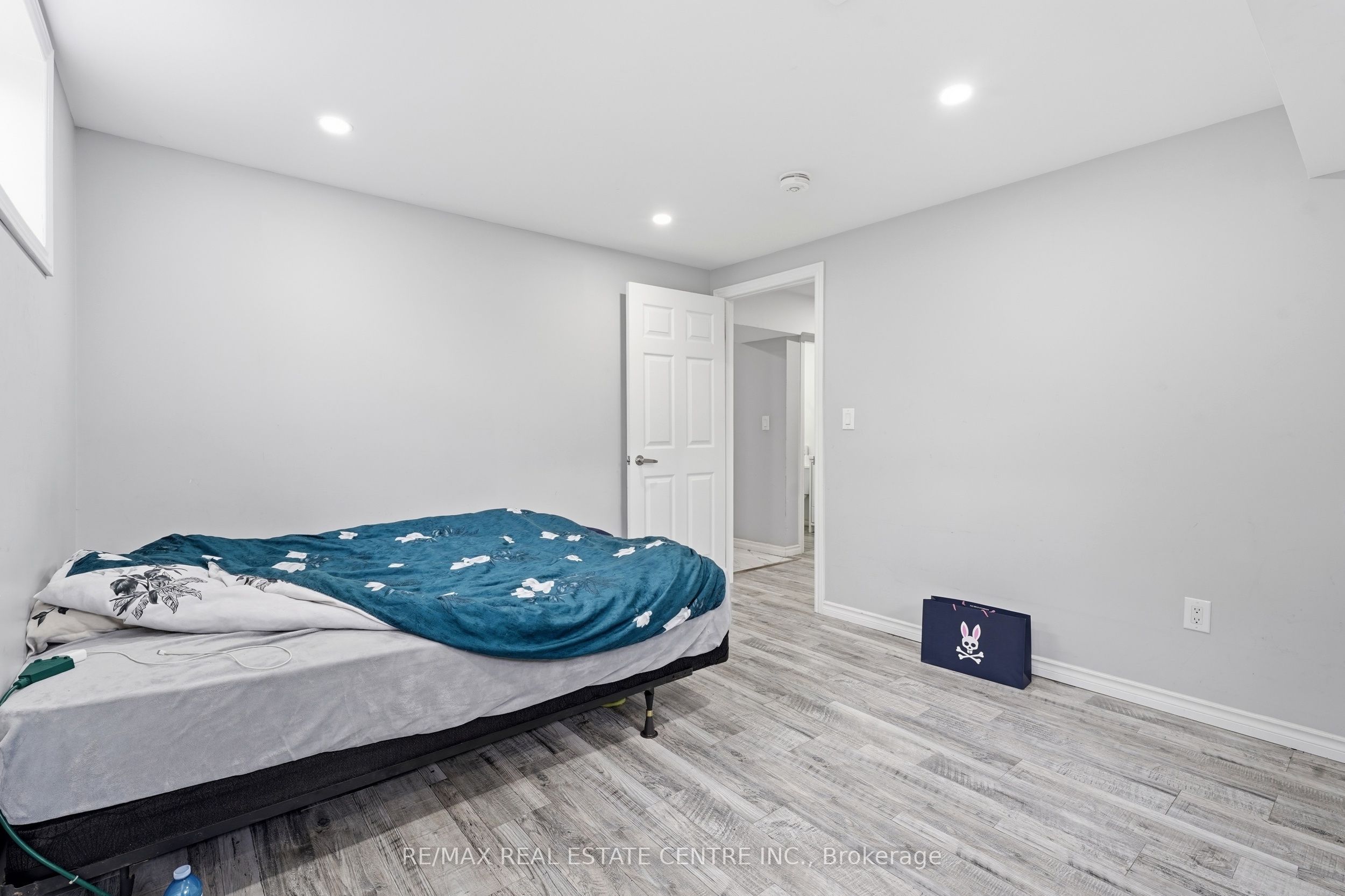 135 Watermill Street Property Photo 45
