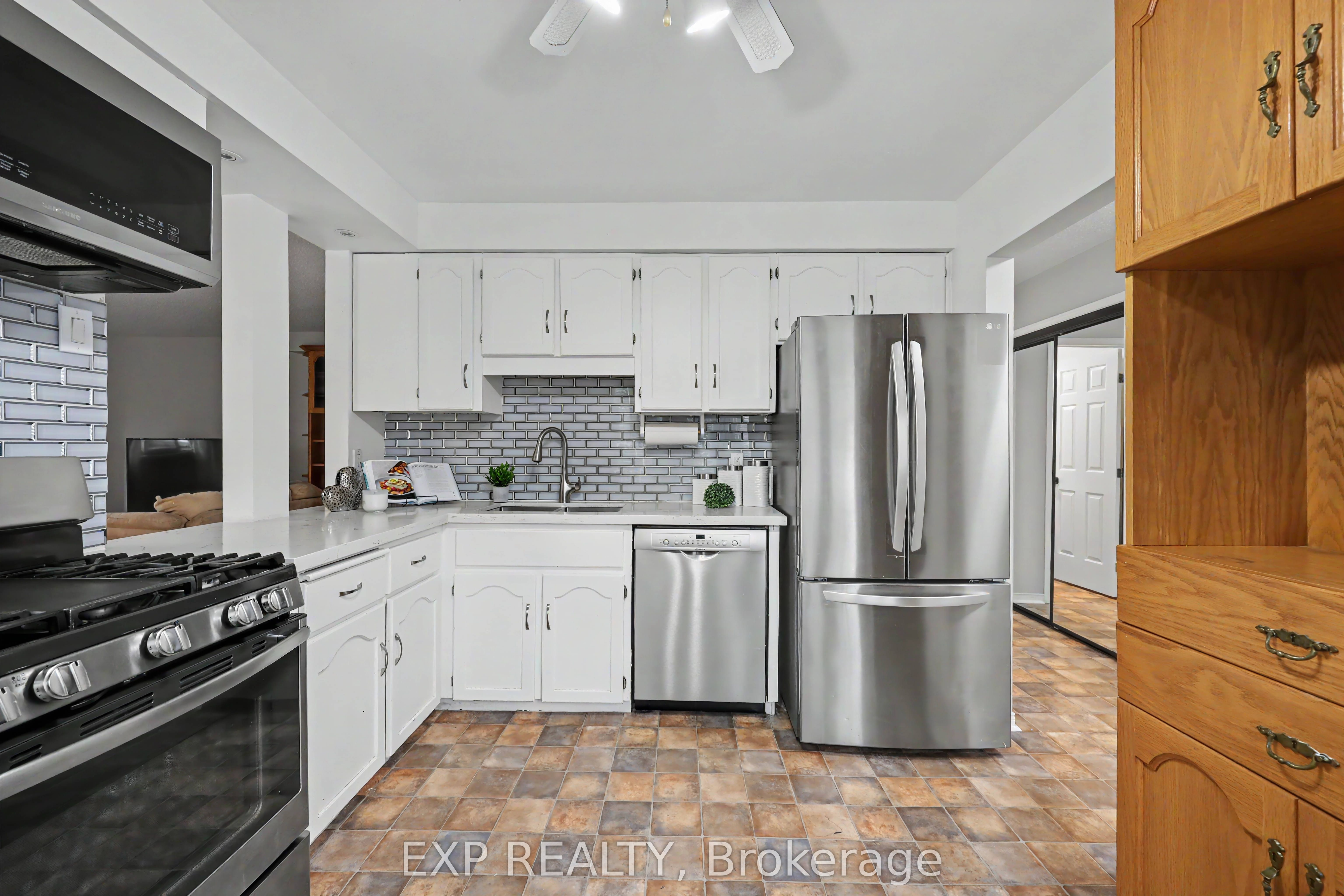 38 Elora Drive 47 Property Photo 2