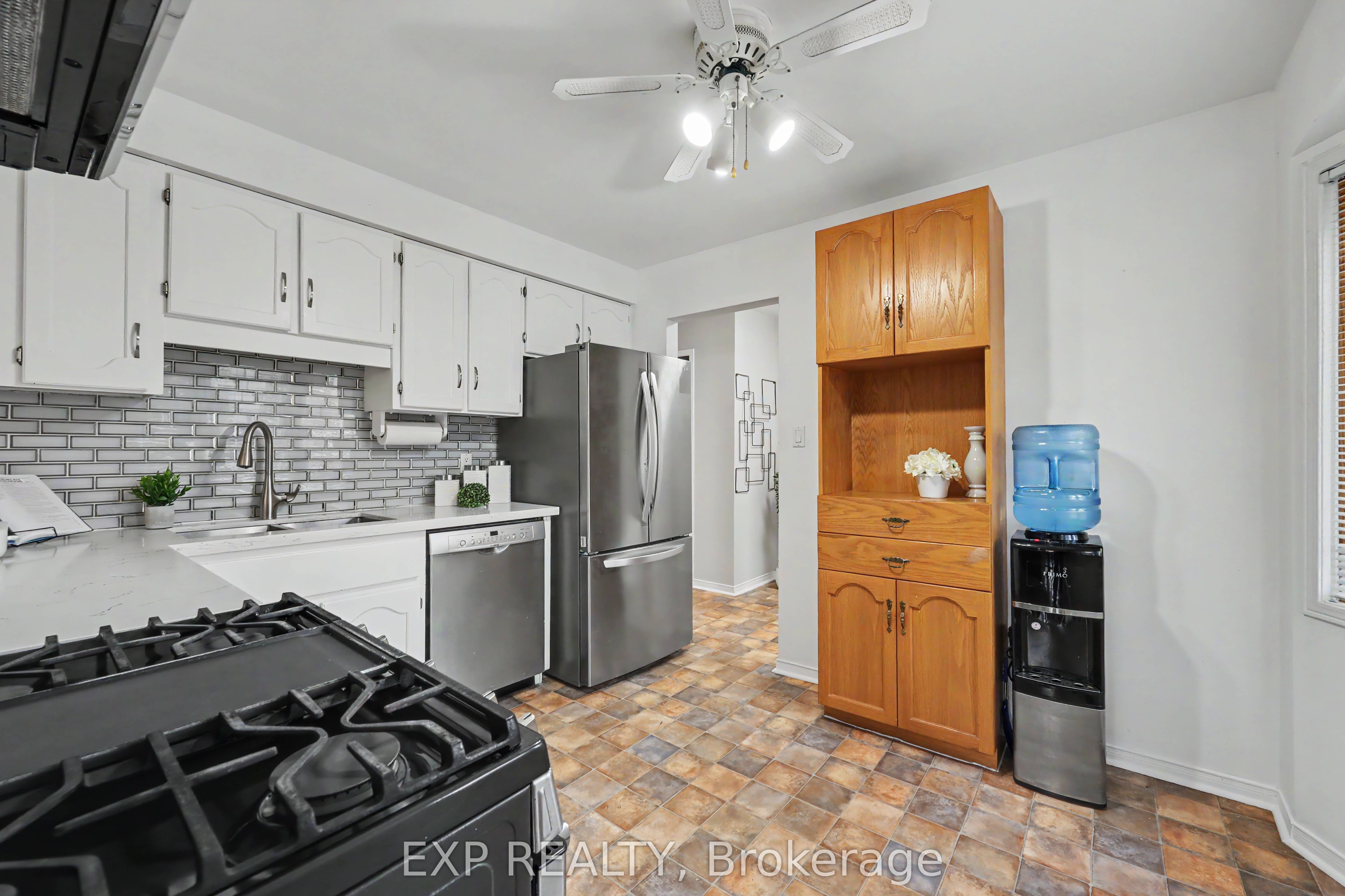 38 Elora Drive 47 Property Photo 6