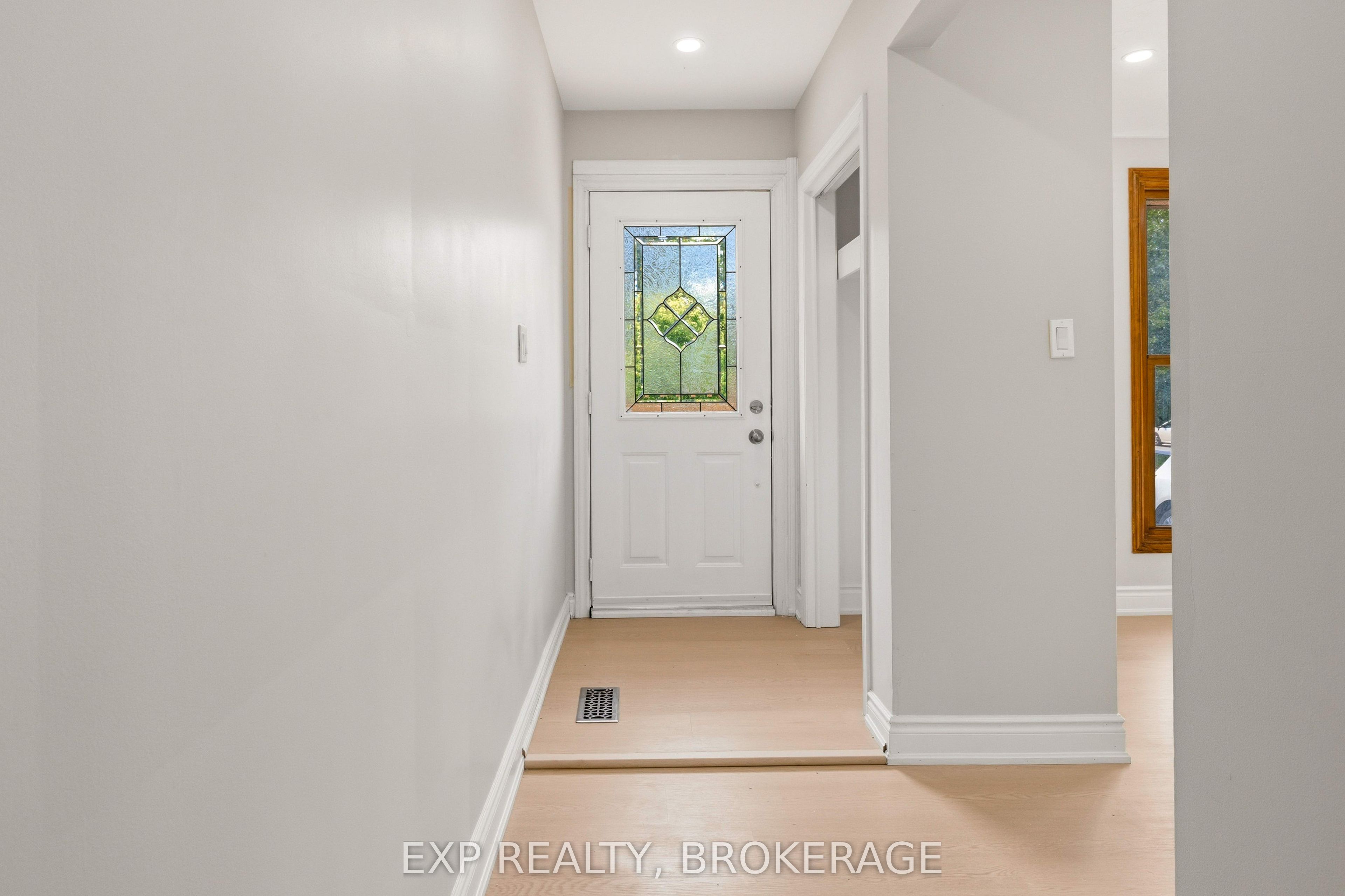 110 Liddell Crescent Property Photo 4