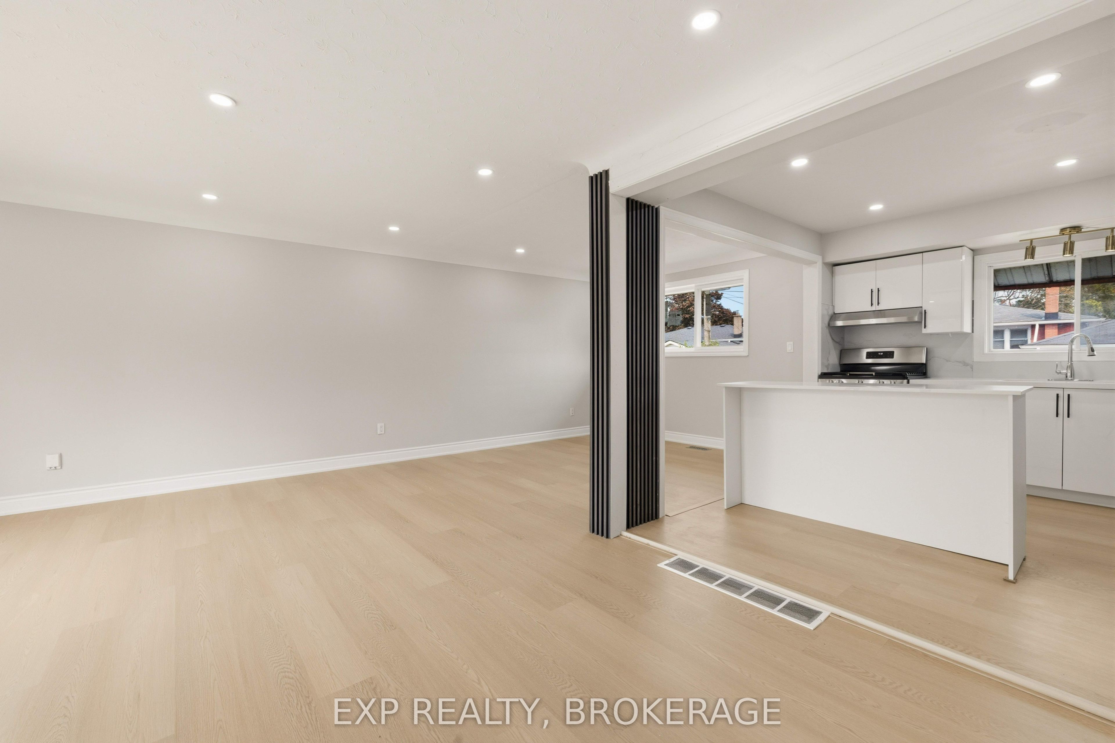 110 Liddell Crescent Property Photo 8