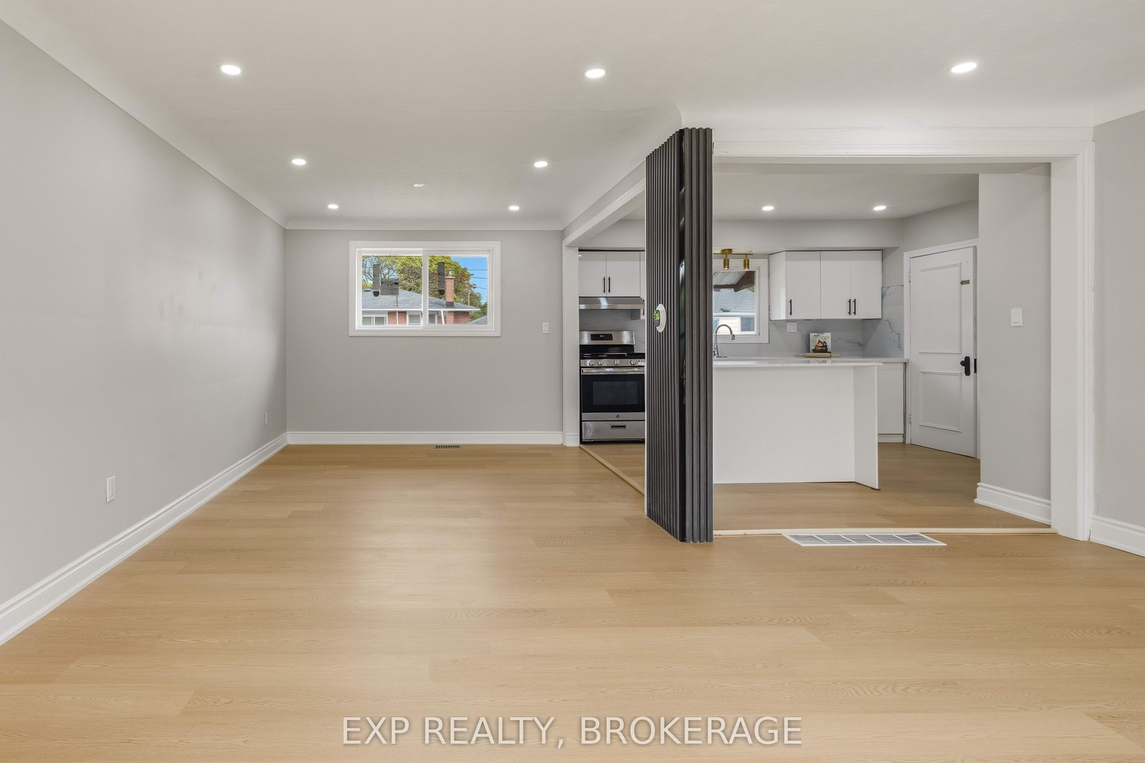 110 Liddell Crescent Property Photo 12