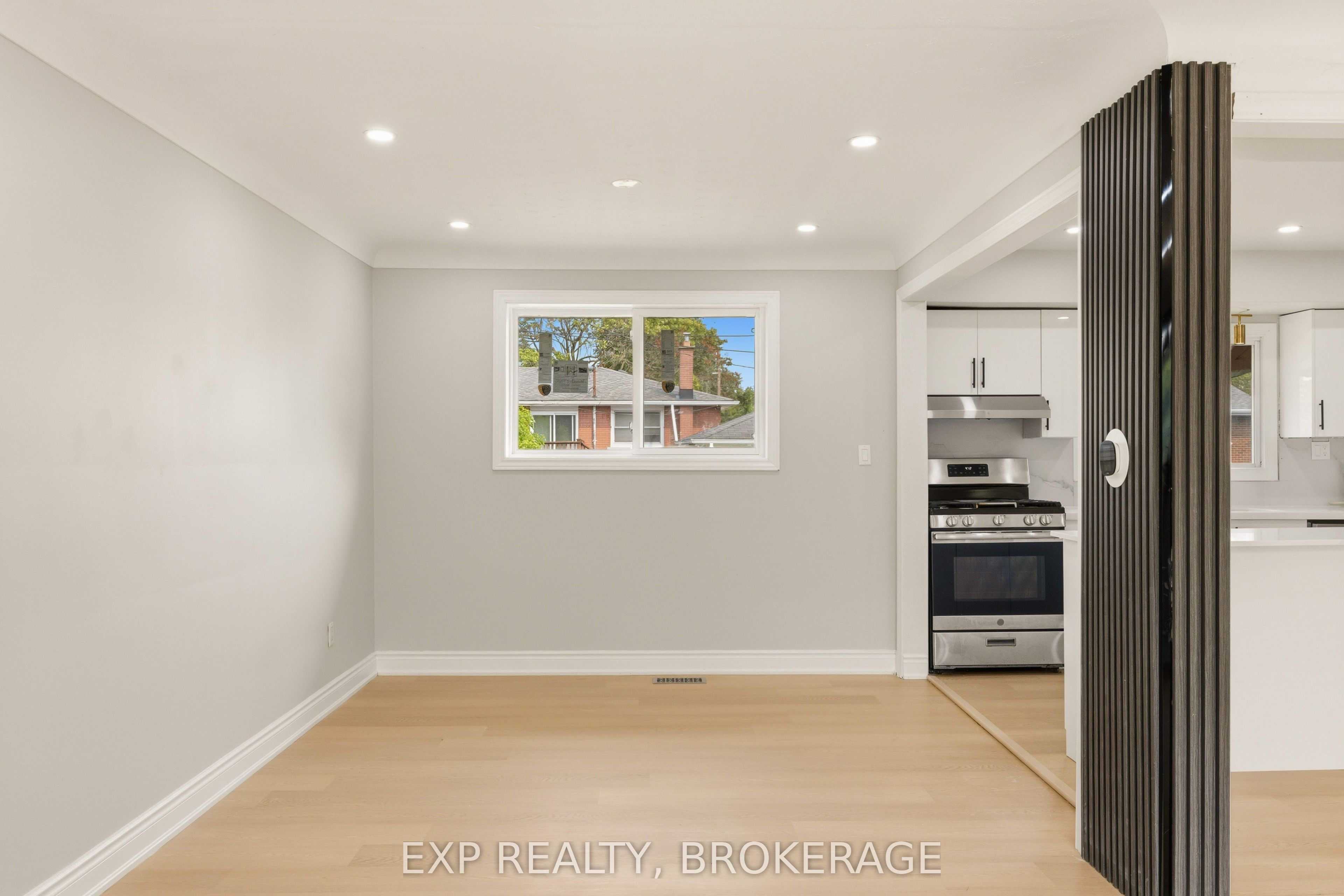 110 Liddell Crescent Property Photo 13
