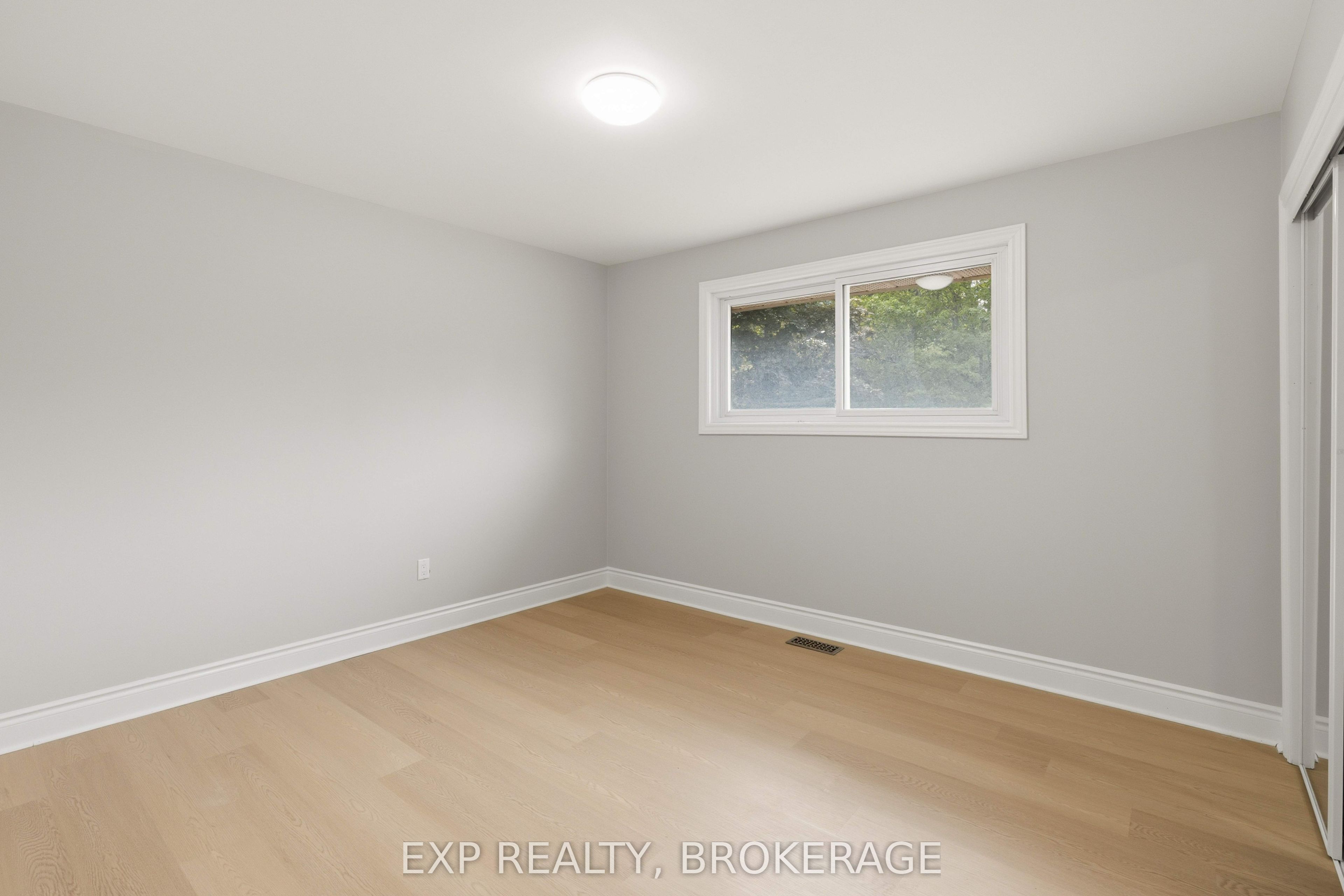 110 Liddell Crescent Property Photo 20
