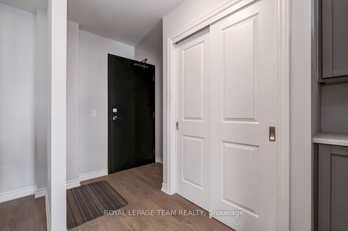1350 Hemlock Road 210 Property Photo 3