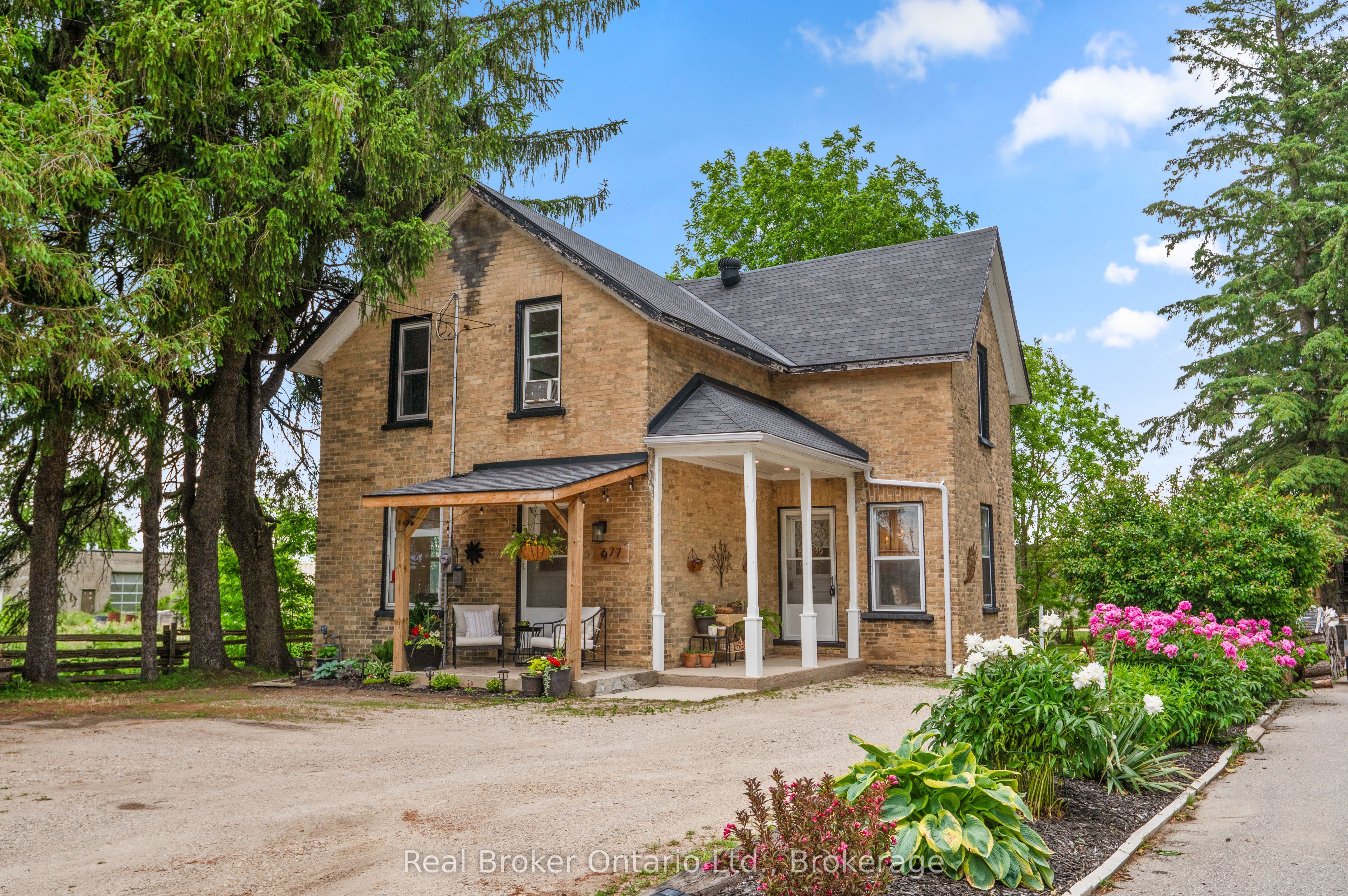 677 Garafraxa Street N Property Photo 1