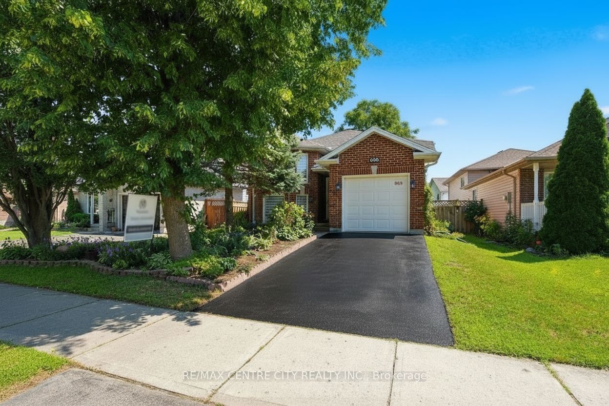 825 Railton Avenue Property Photo 1