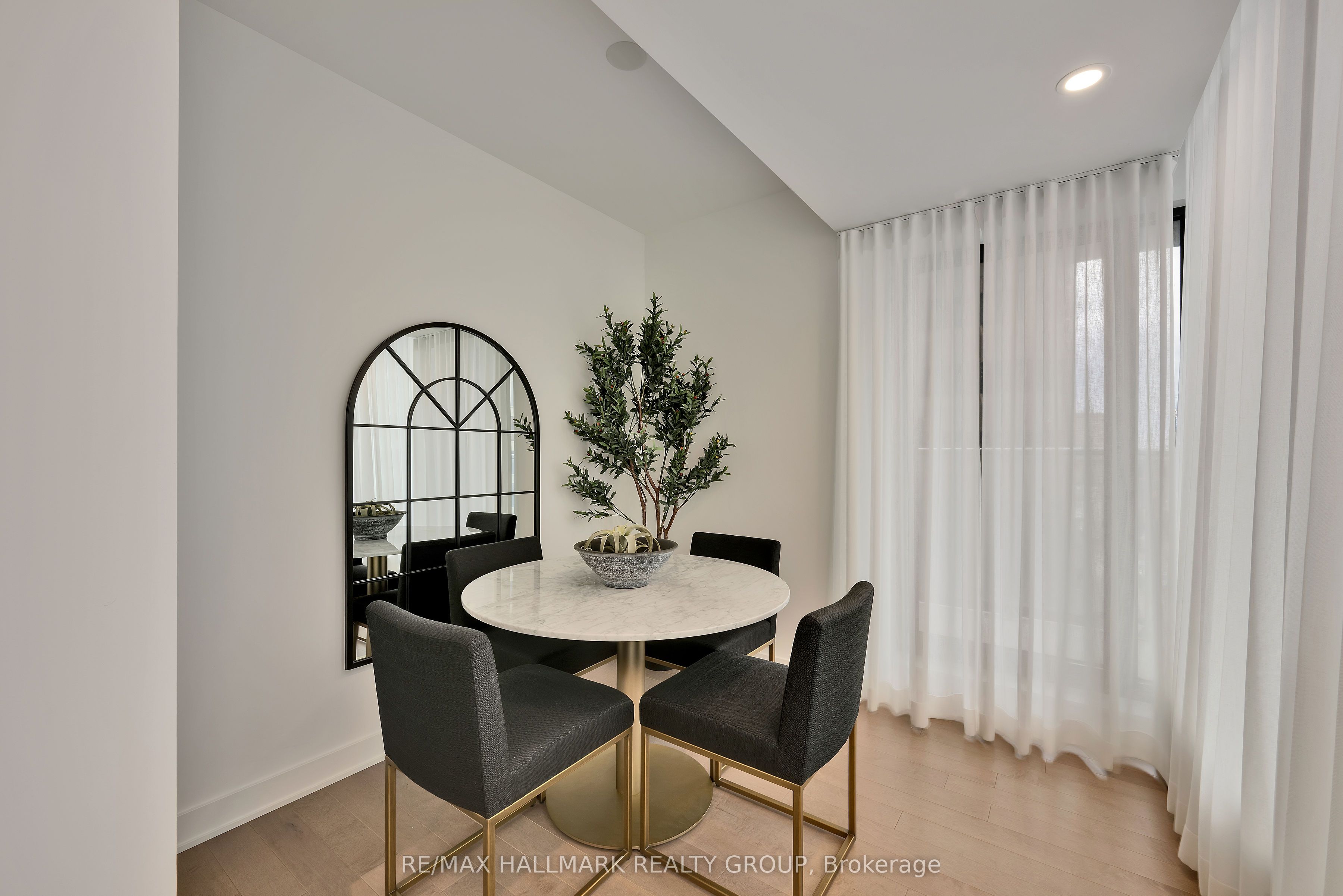 340 Queen Street 306 Property Photo 17