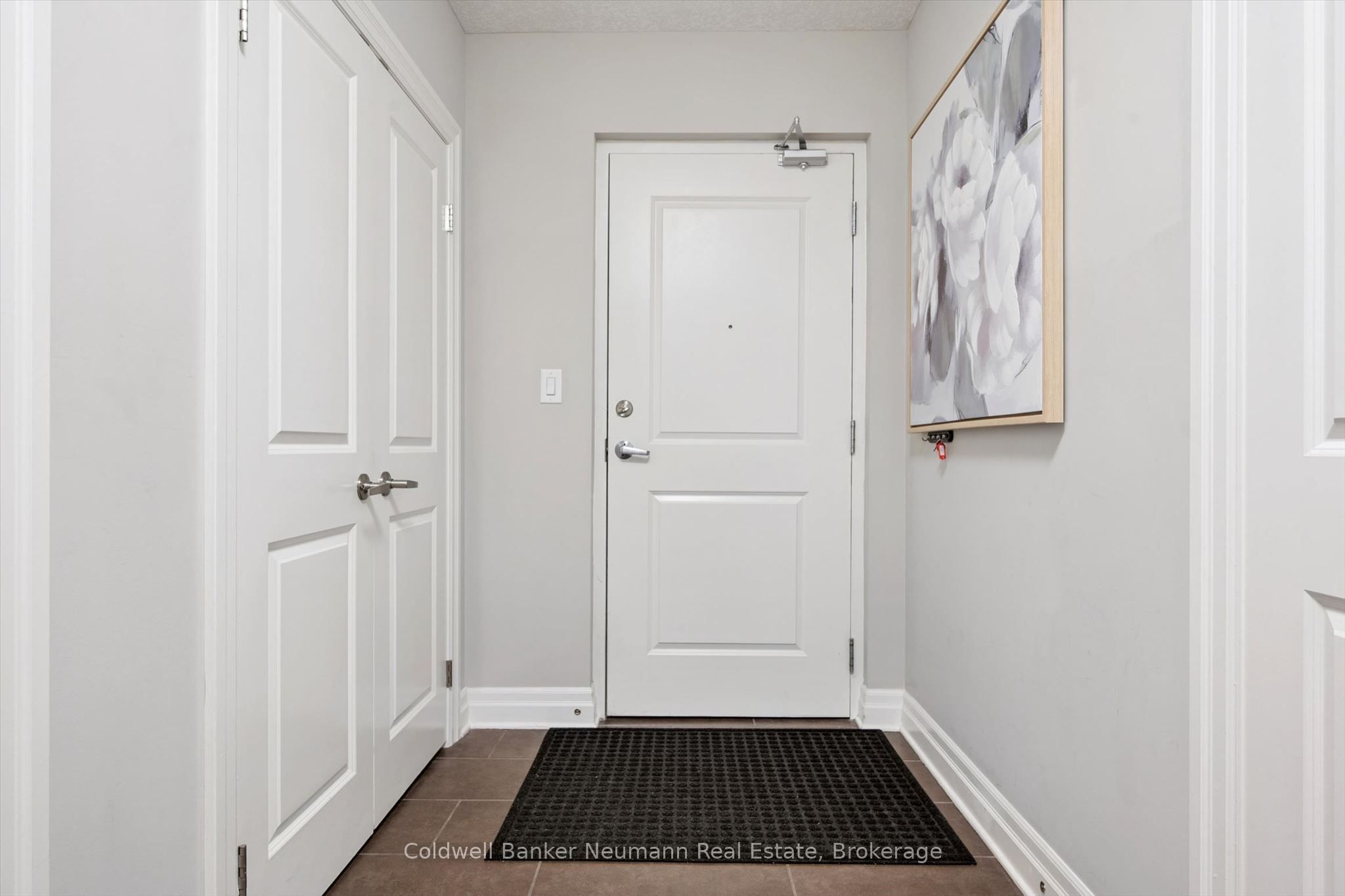 160 Macdonell Street 504 Property Photo 4