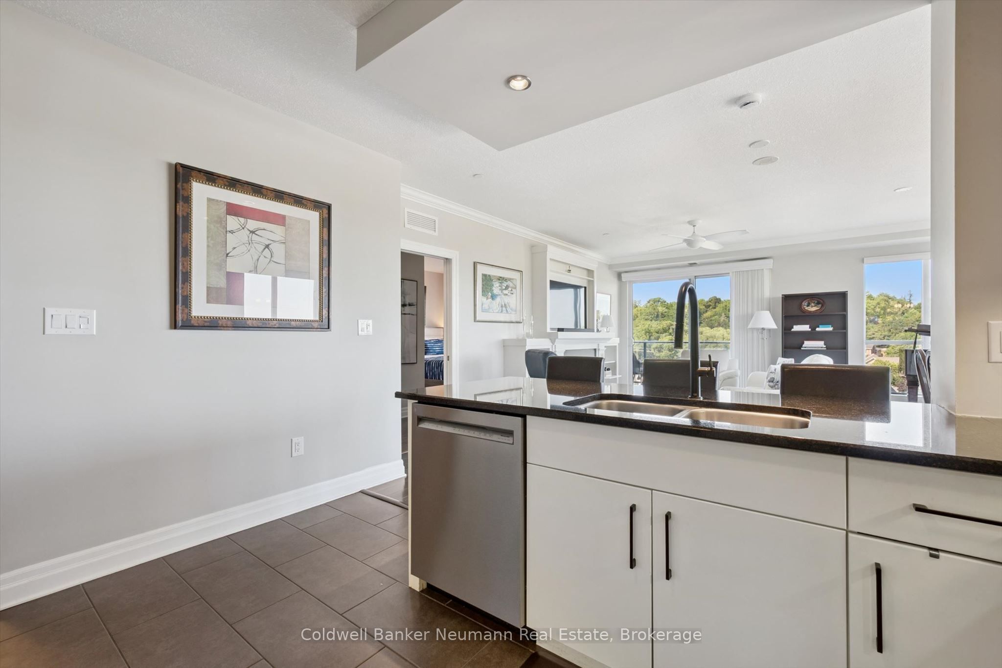 160 Macdonell Street 504 Property Photo 17