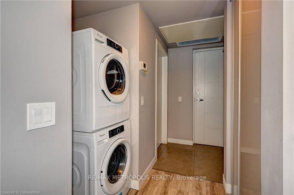 250 Albert Street 202 Property Photo 6