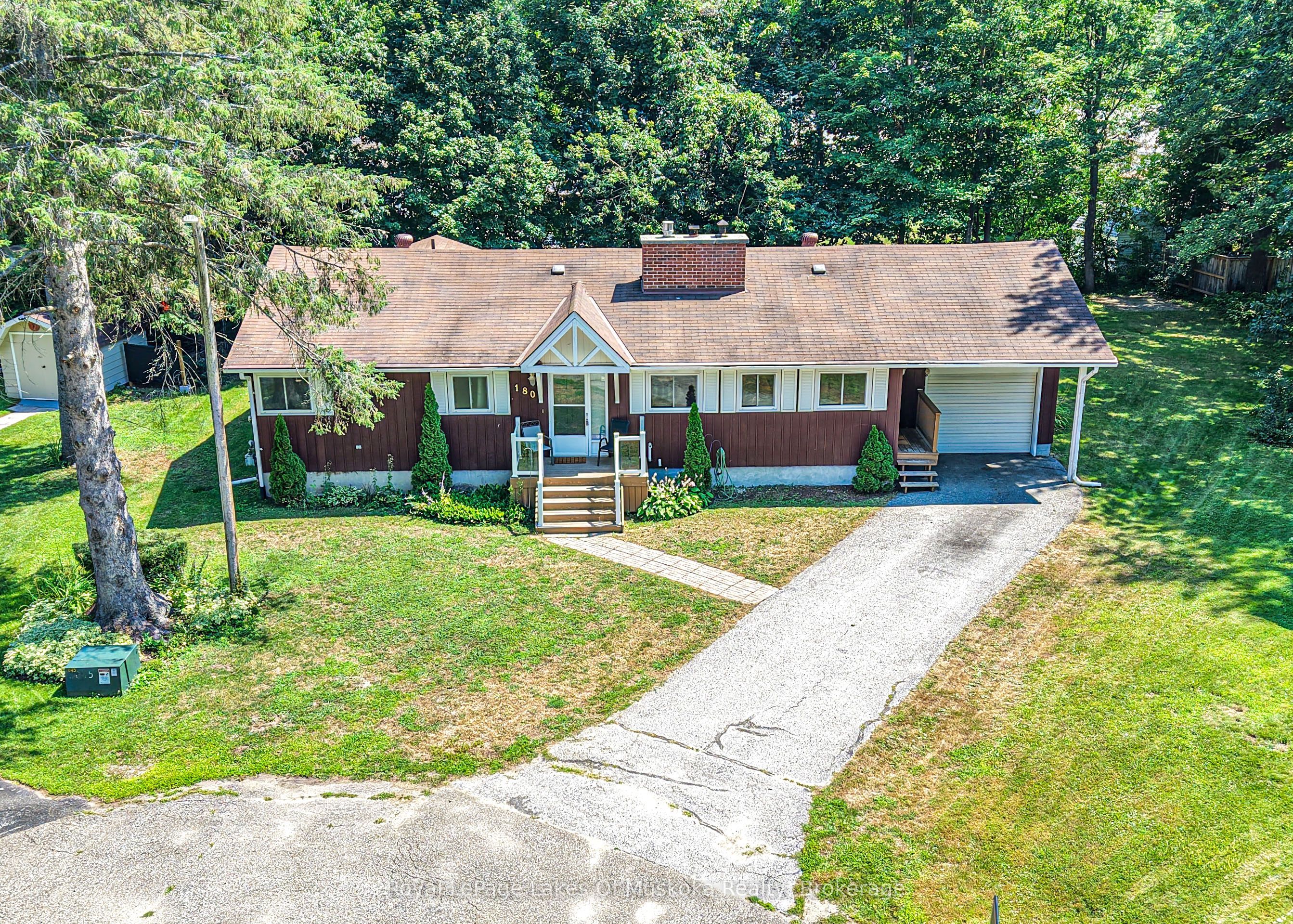 180 Lofty Pines Crescent Property Photo 1