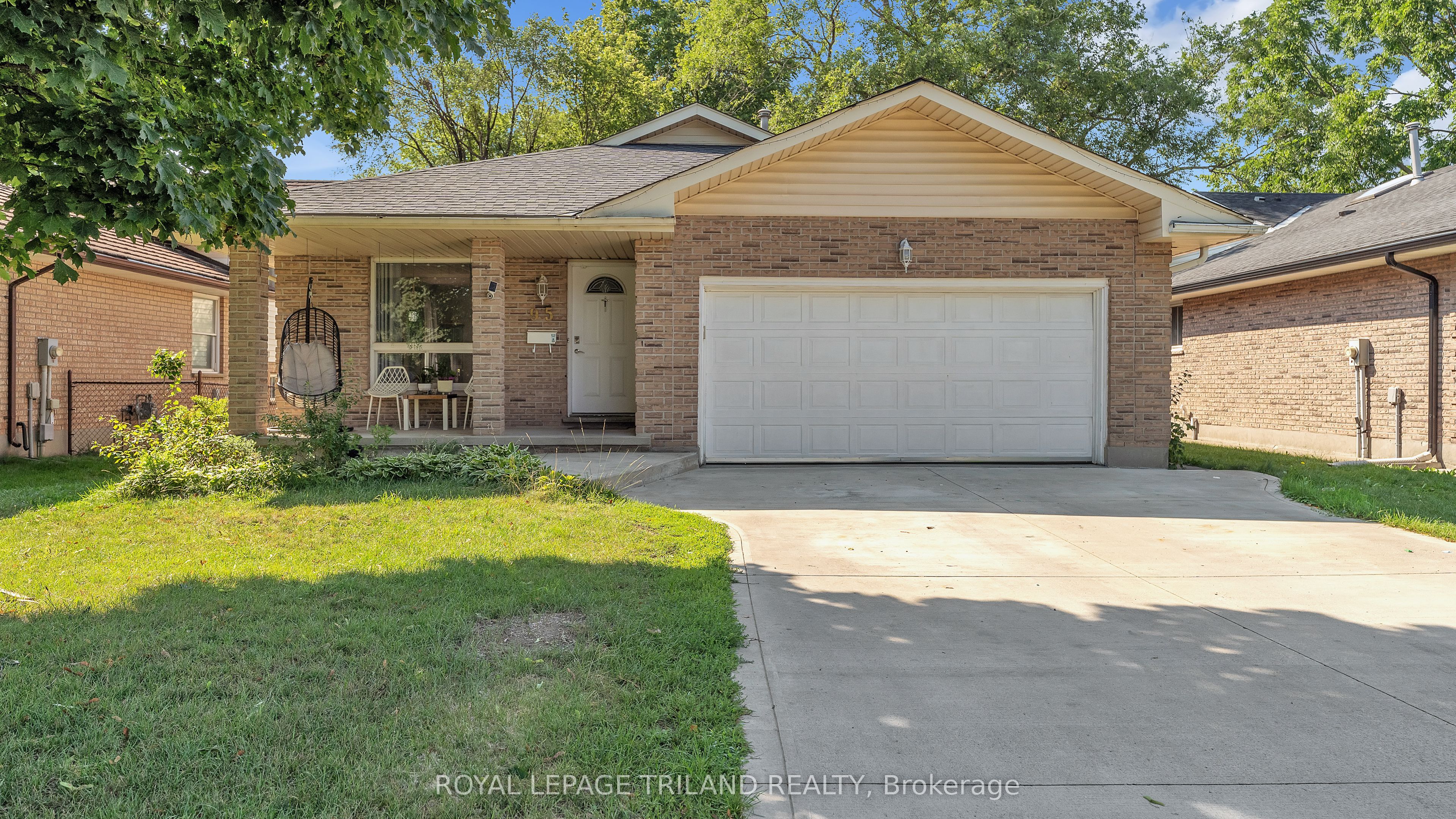 95 Huron Green S Property Photo 1