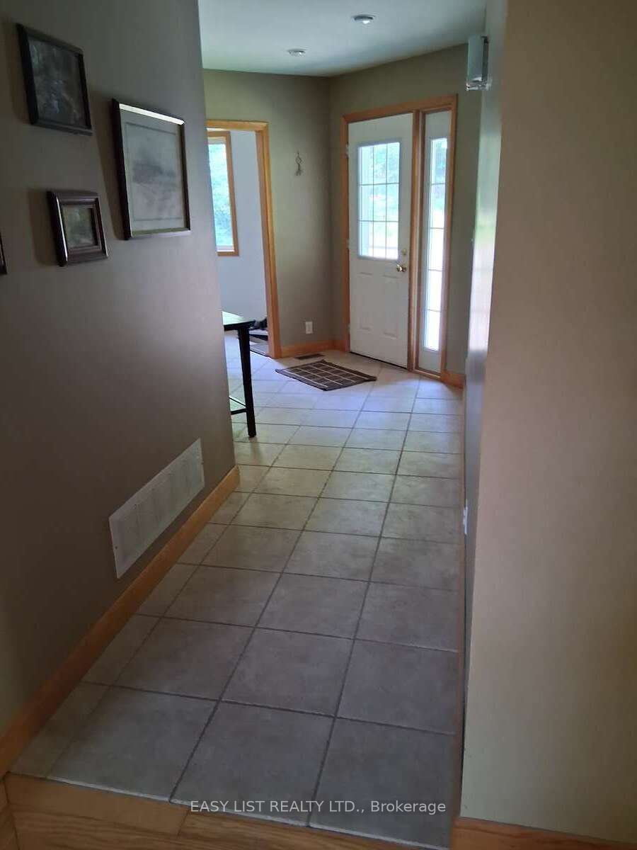 175 Old Man's Lake Lane Property Photo 6