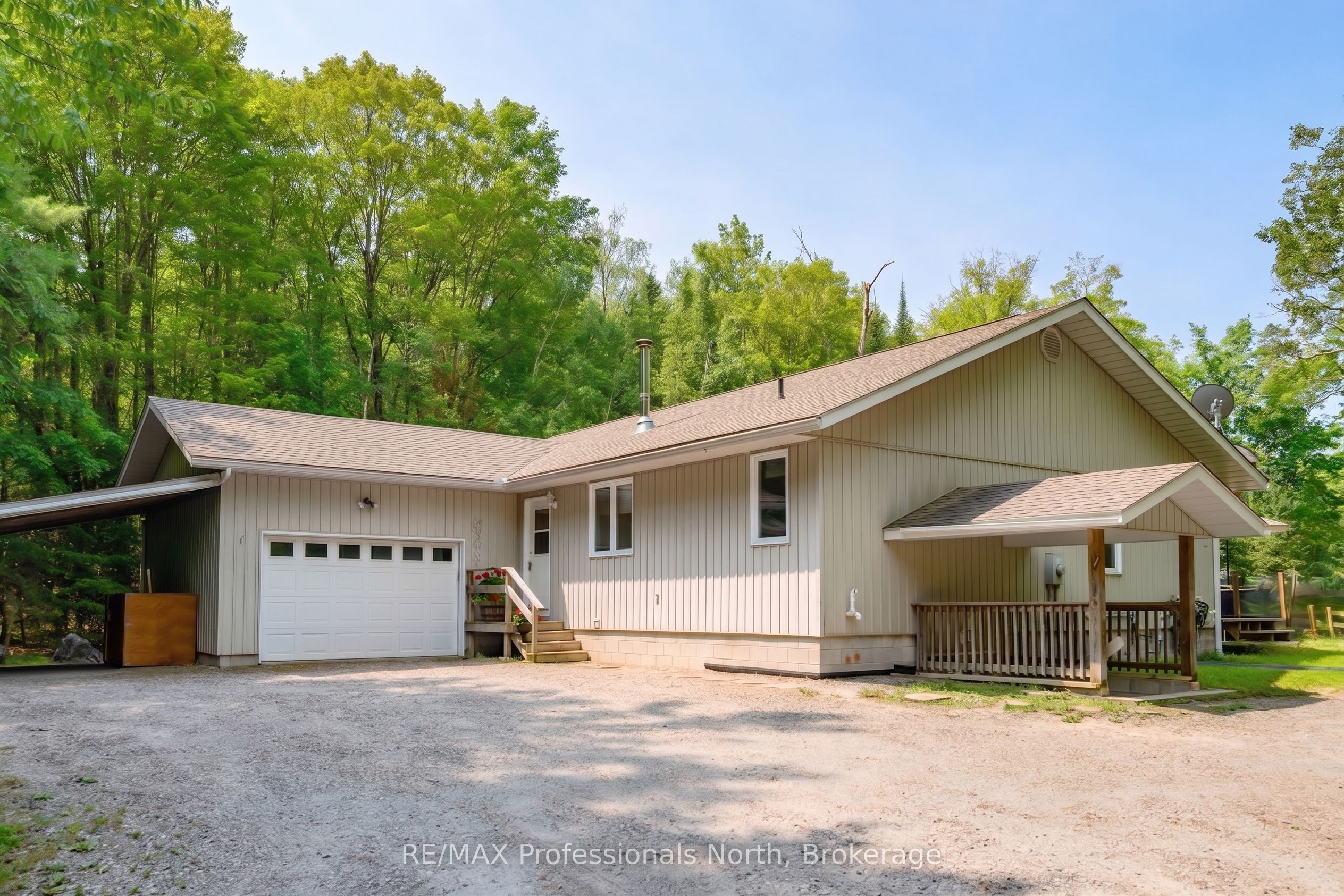 1044 Elk Drive Property Photo 2