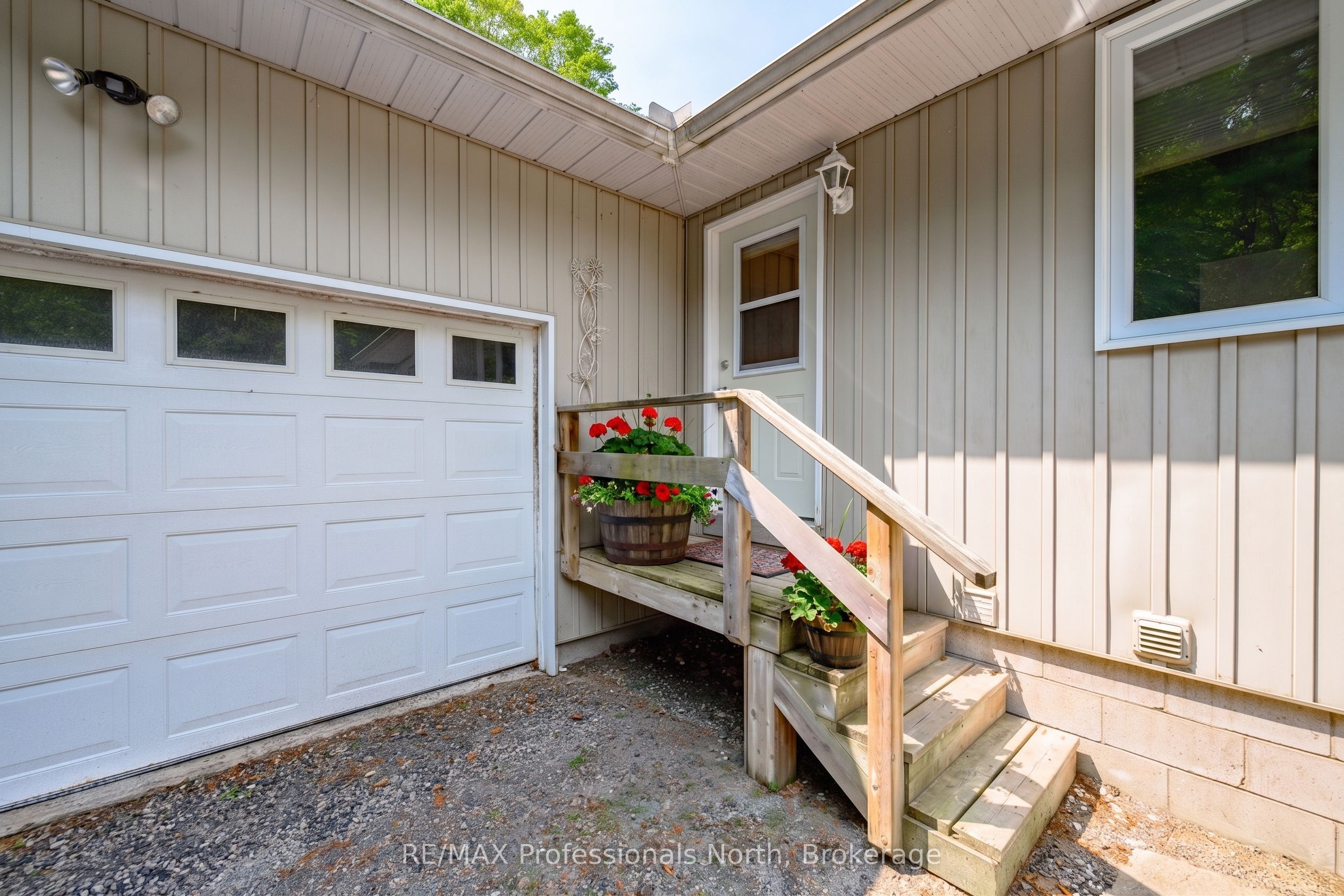 1044 Elk Drive Property Photo 6