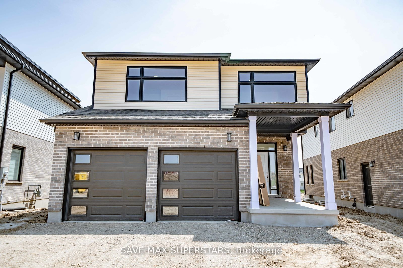 201 Roy Mcdonald Drive Upper Property Photo 1