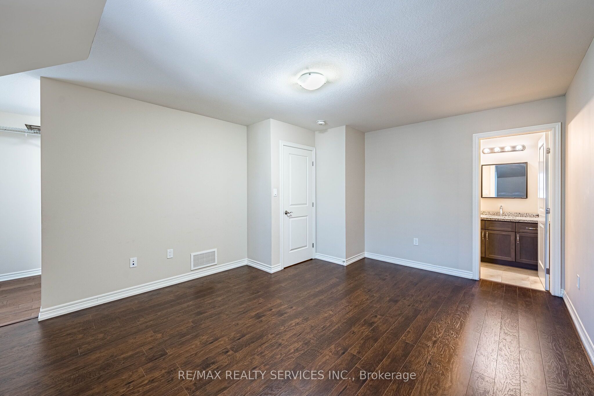 43 Sonoma Valley Crescent Property Photo 24