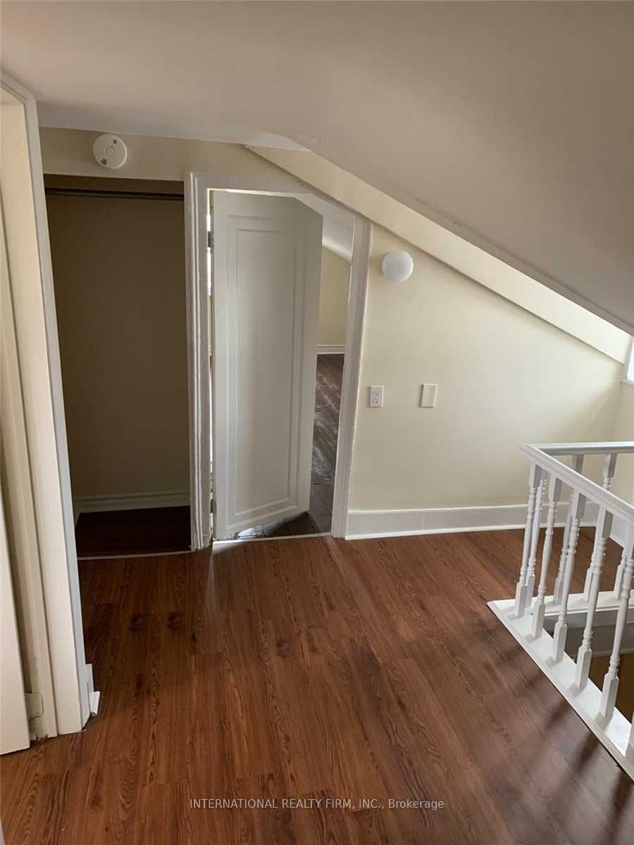 195 Division Street Property Photo 6