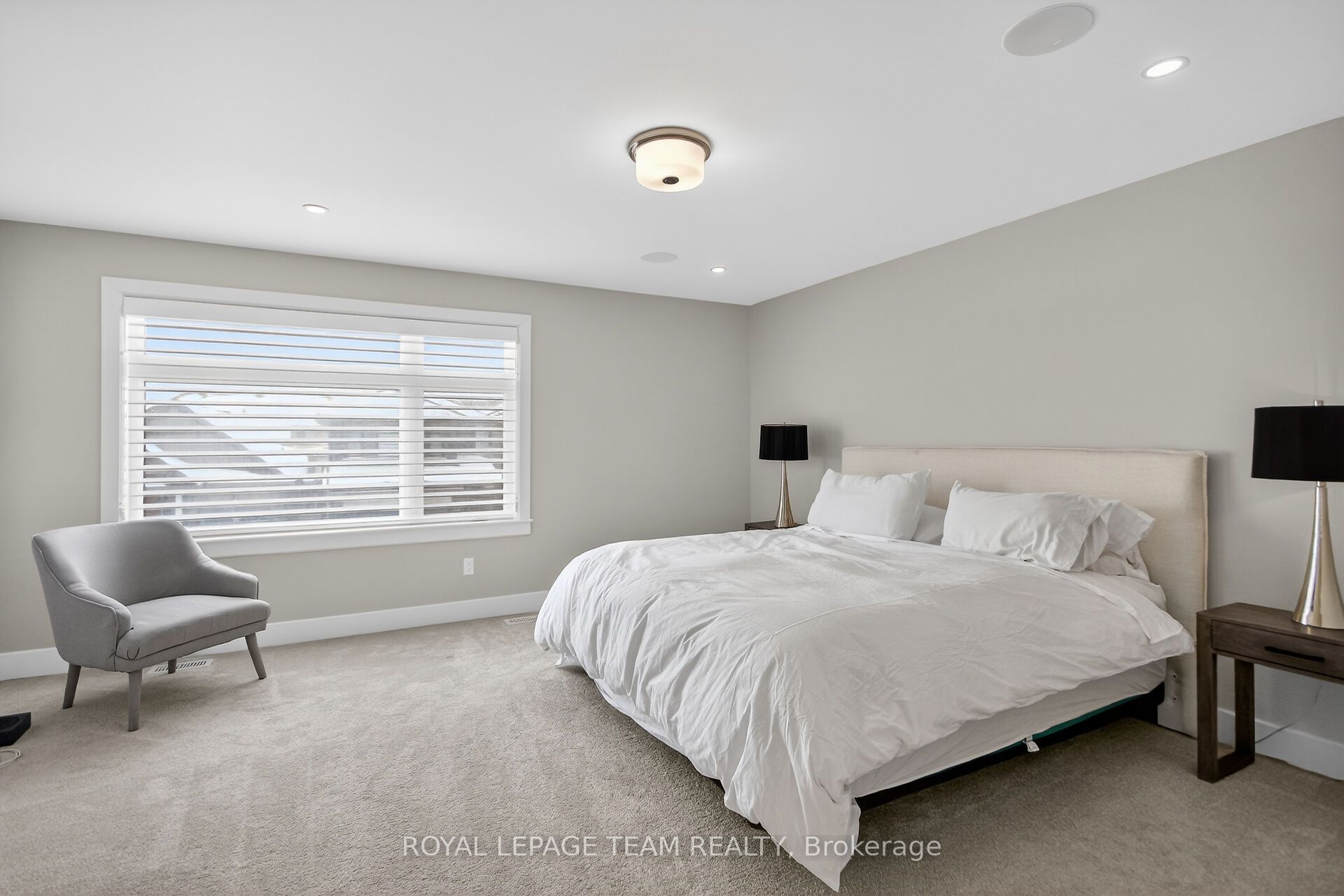 988 Beckton Heights Property Photo 12