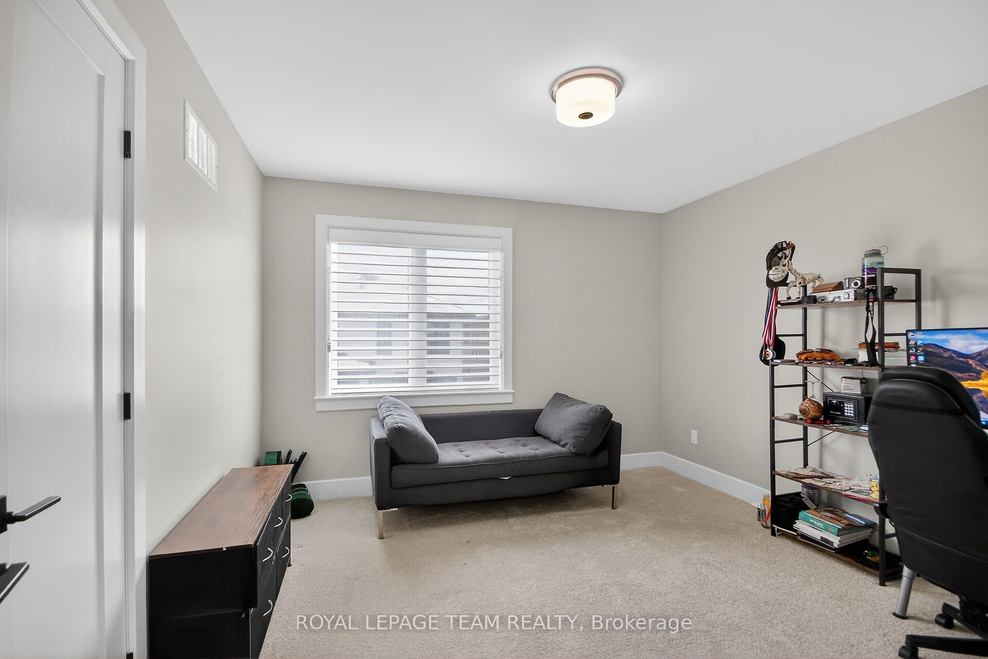 988 Beckton Heights Property Photo 19
