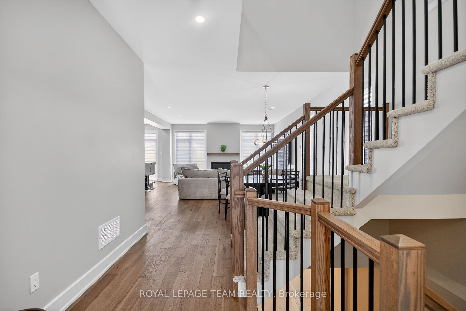 988 Beckton Heights Property Photo 31