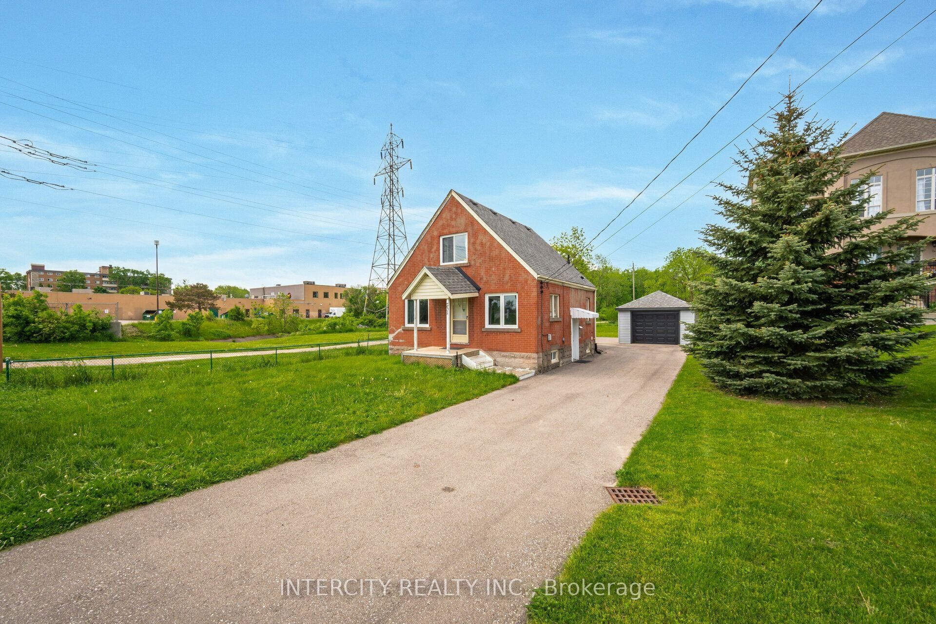 231 Lawrence Avenue Property Photo 3