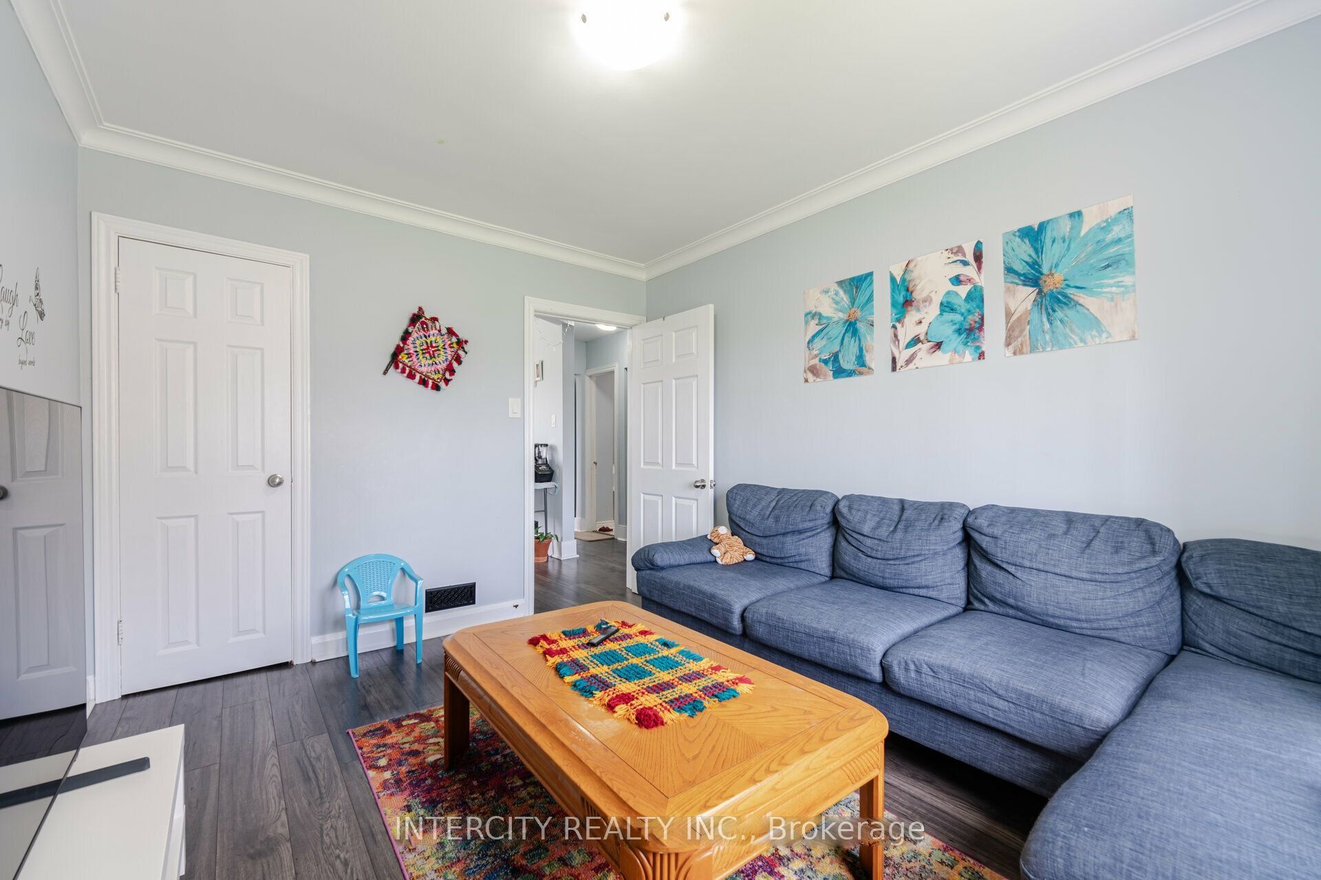 231 Lawrence Avenue Property Photo 10