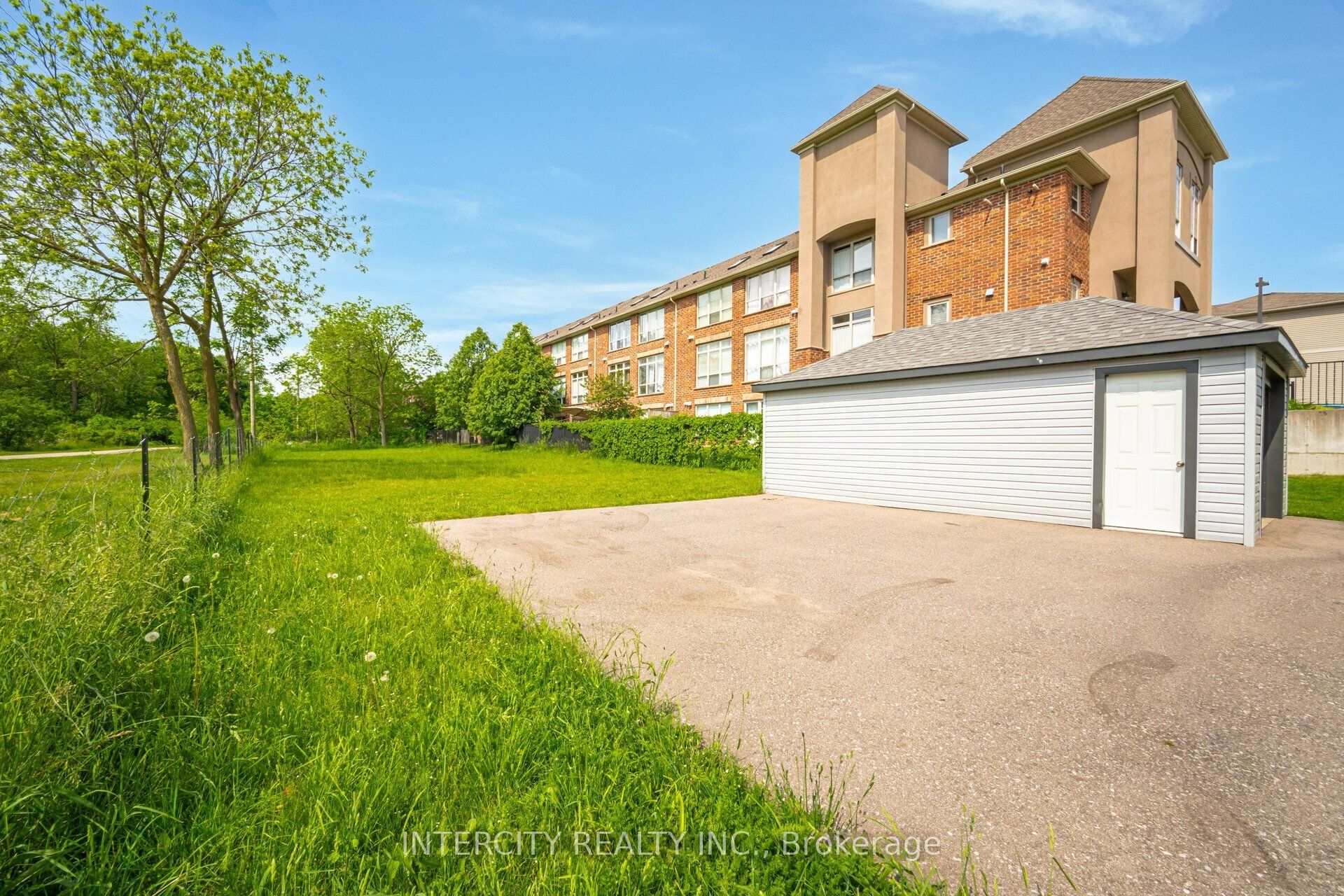 231 Lawrence Avenue Property Photo 34