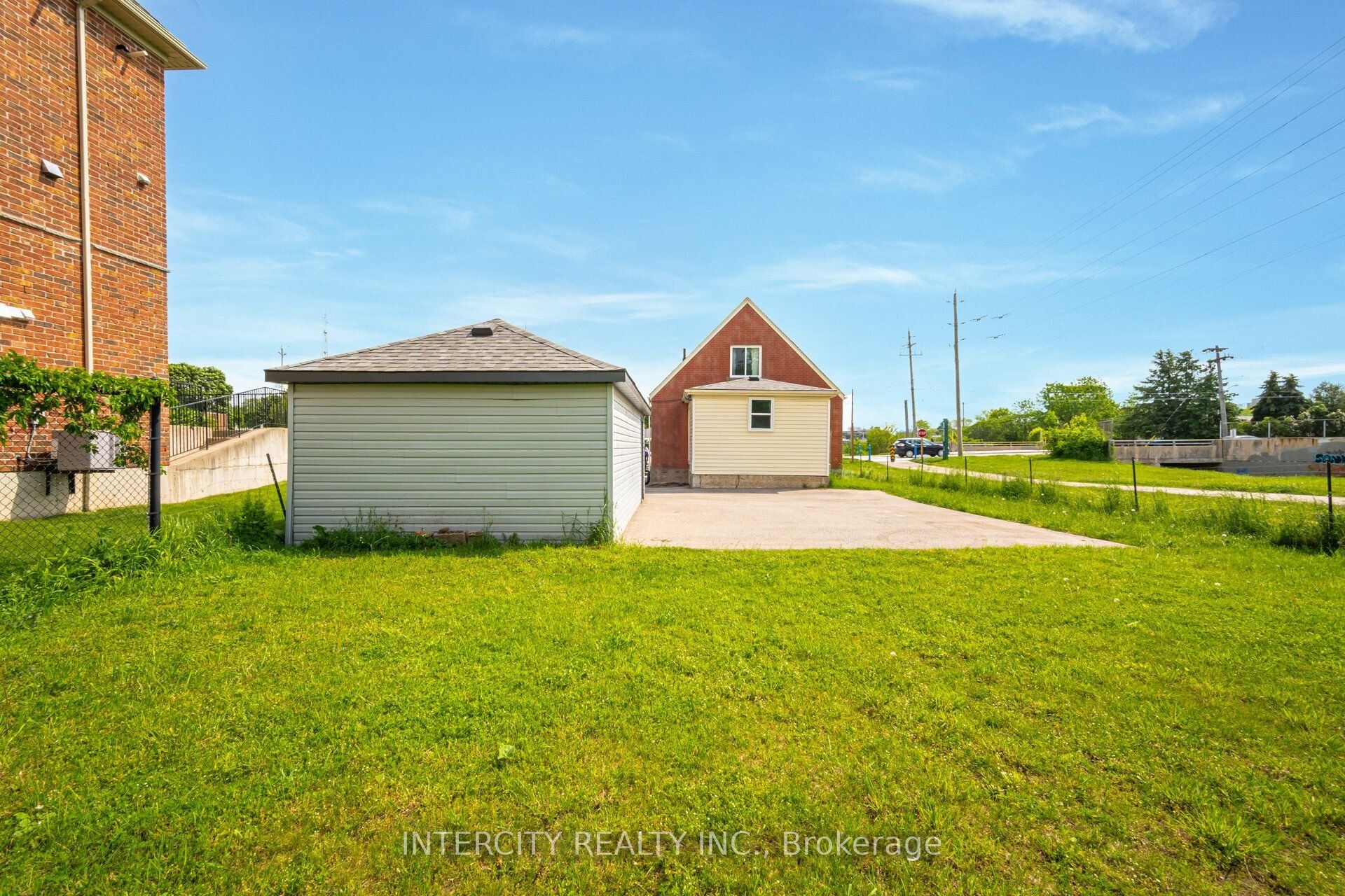 231 Lawrence Avenue Property Photo 35