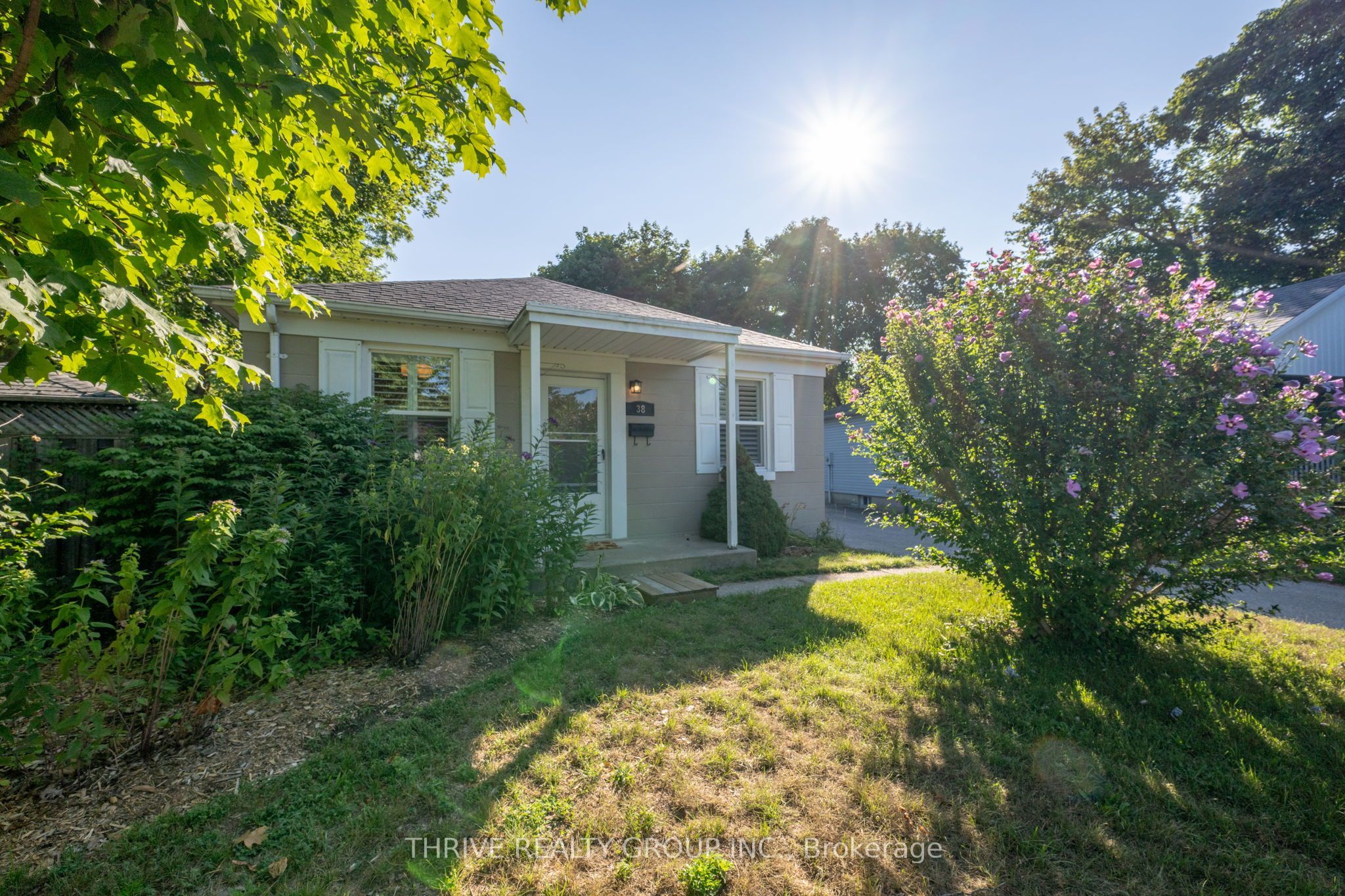 38 Bellwood Crescent Property Photo 2