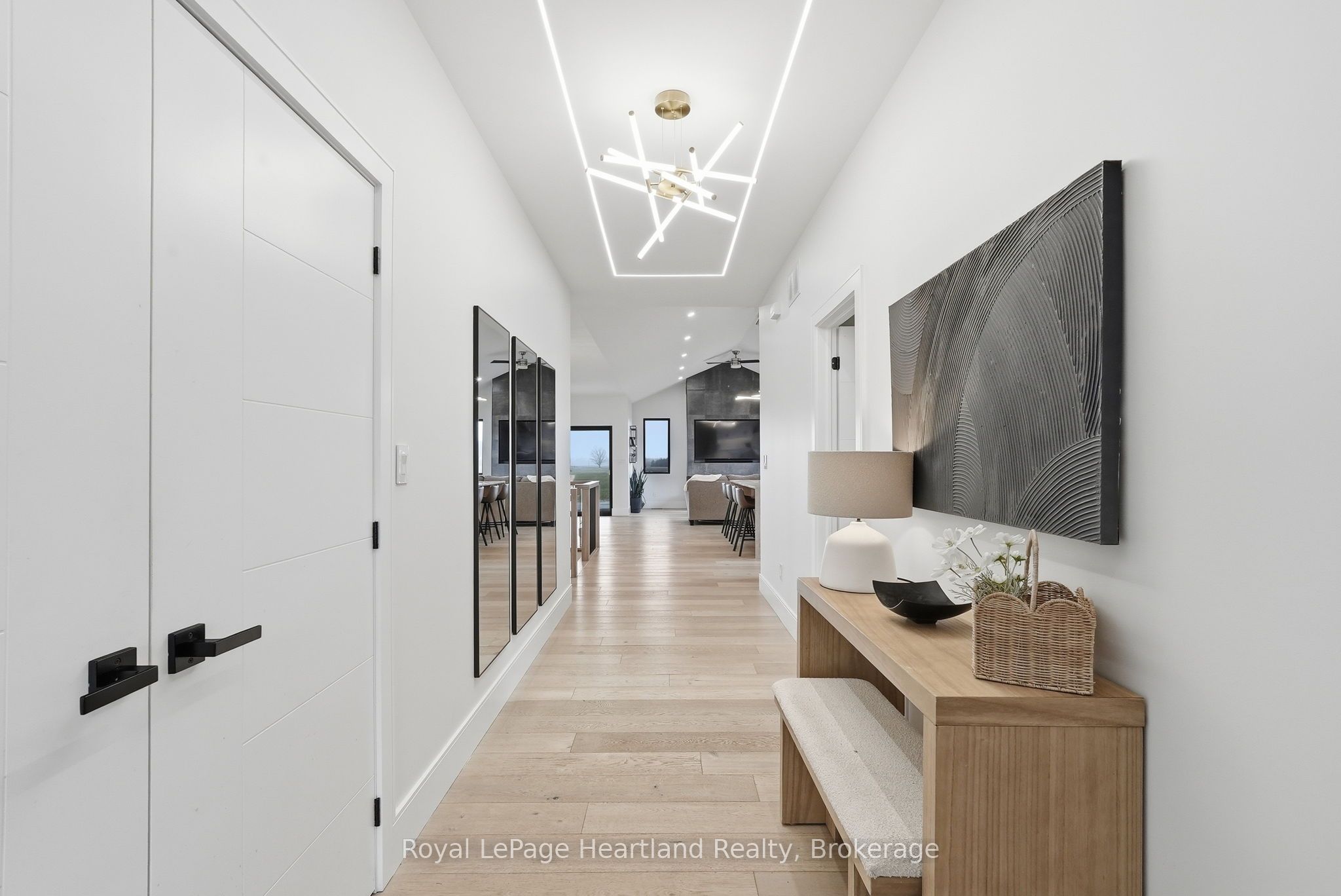 16 Minto Street S Property Photo 6