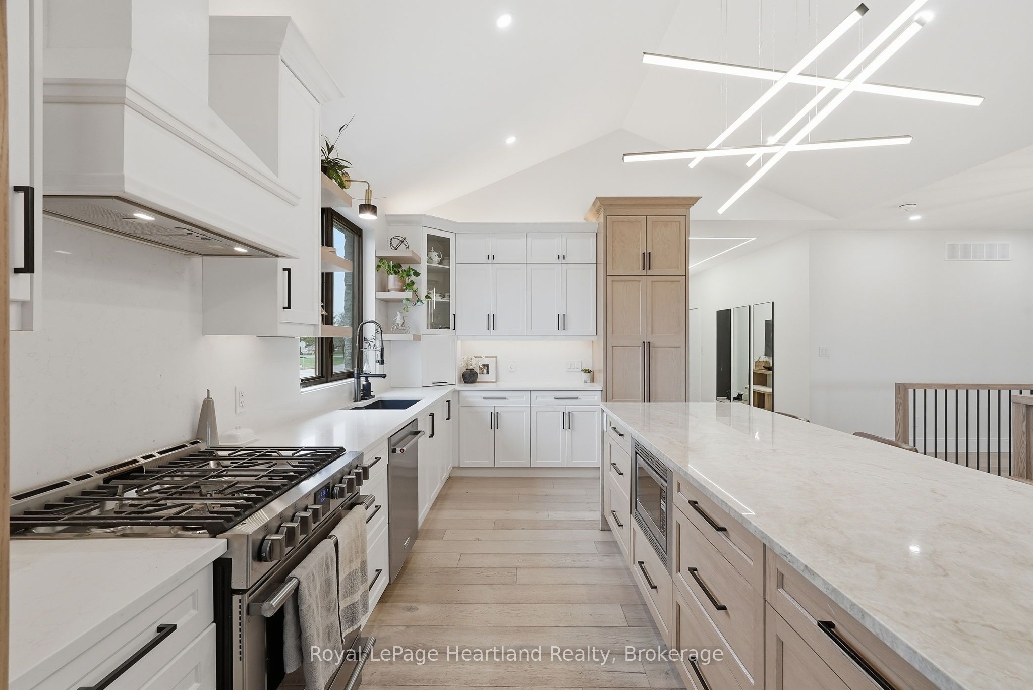 16 Minto Street S Property Photo 11