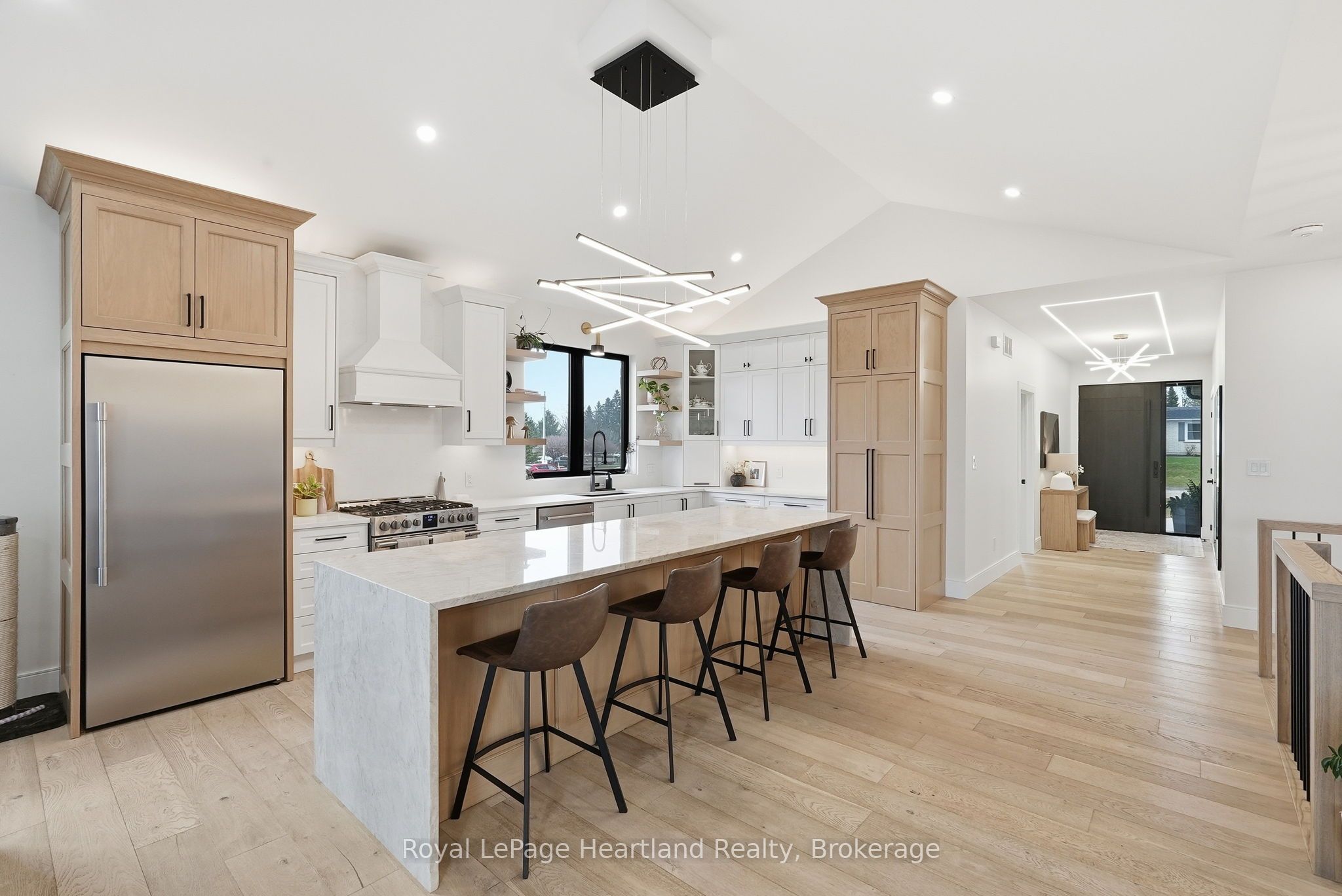 16 Minto Street S Property Photo 12