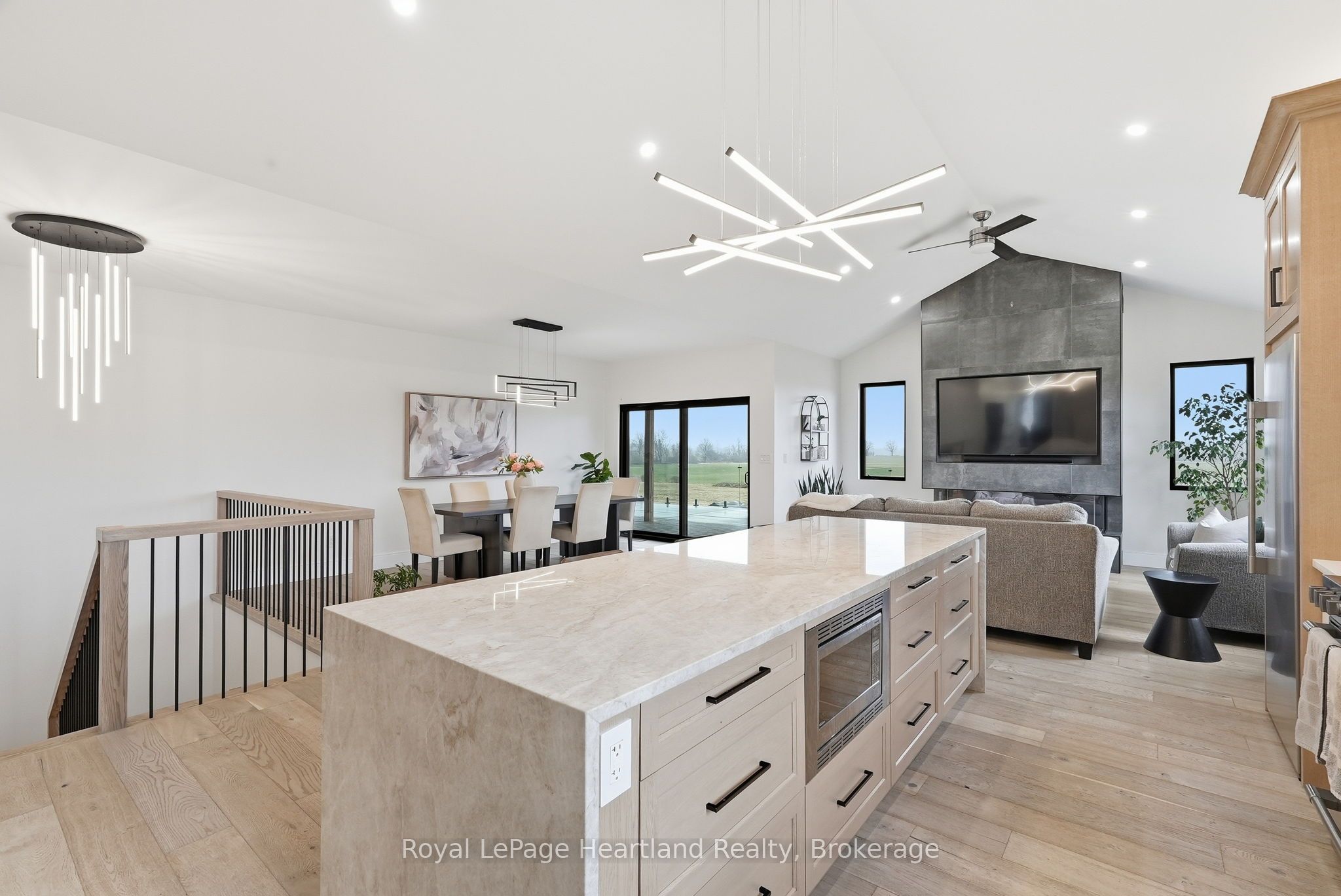 16 Minto Street S Property Photo 13