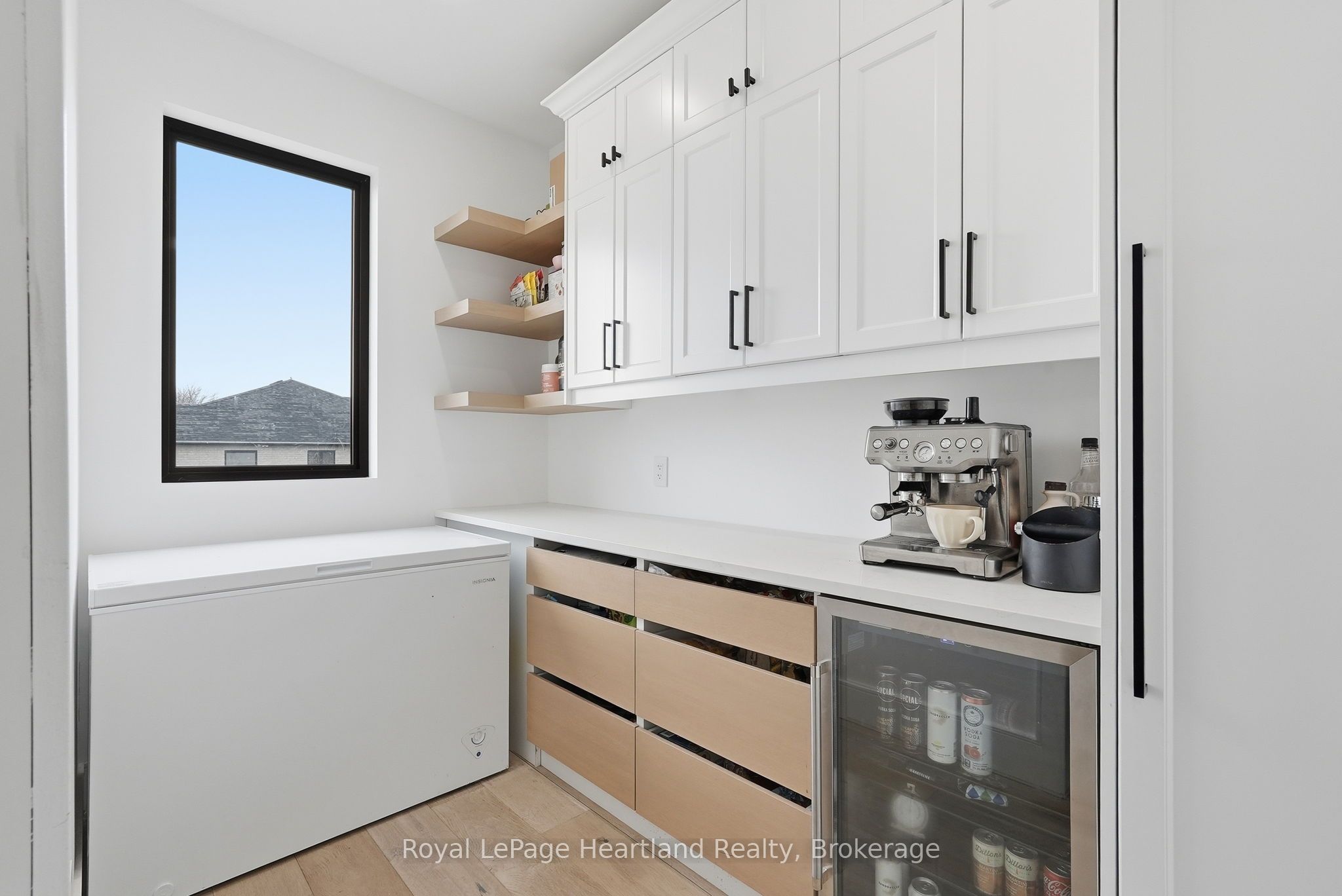 16 Minto Street S Property Photo 14