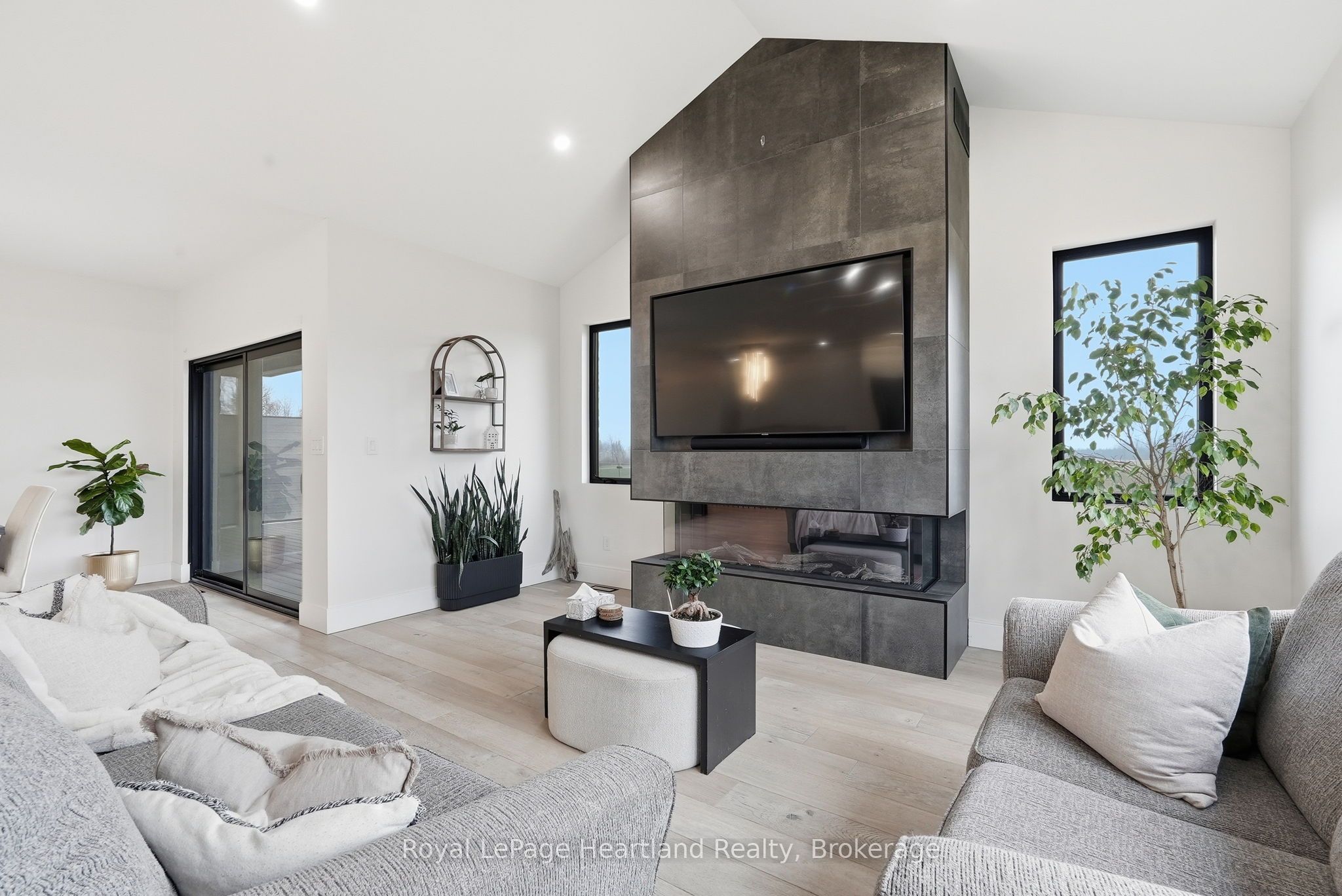 16 Minto Street S Property Photo 16