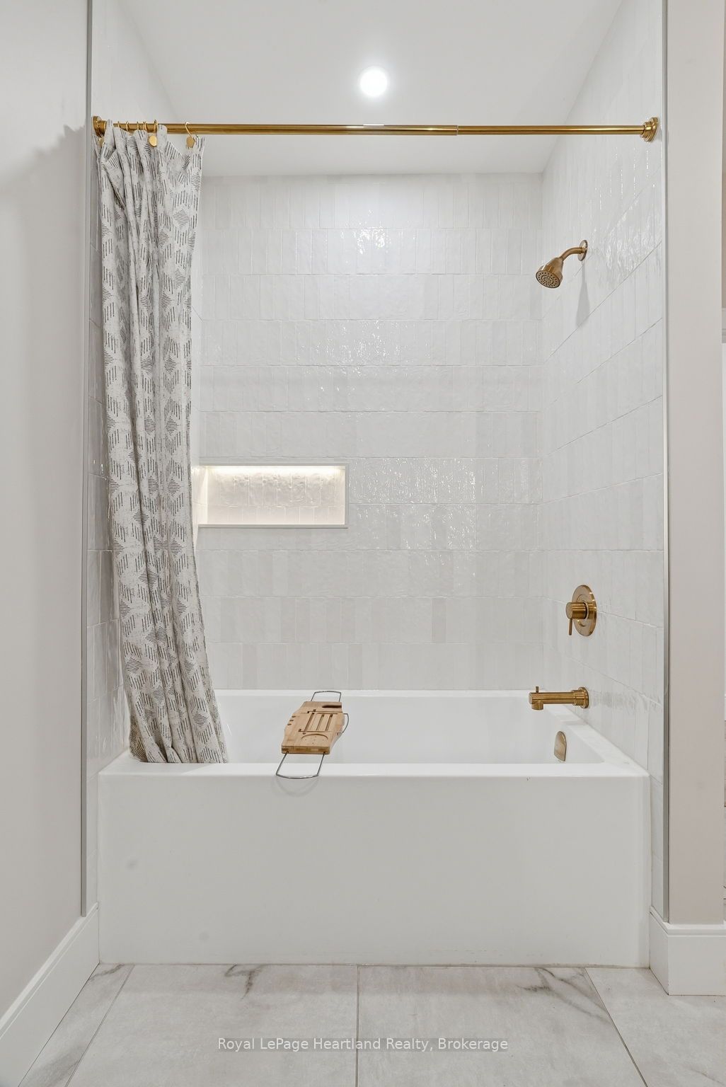 16 Minto Street S Property Photo 21