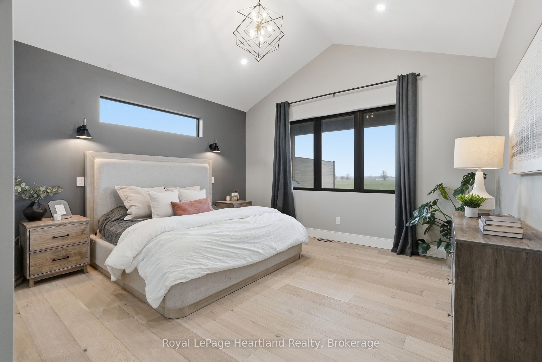 16 Minto Street S Property Photo 25