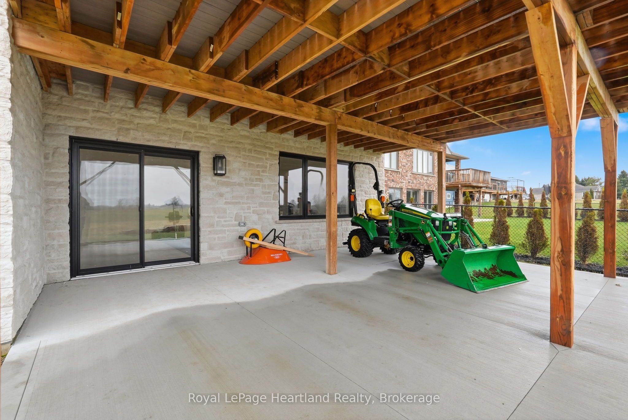16 Minto Street S Property Photo 40