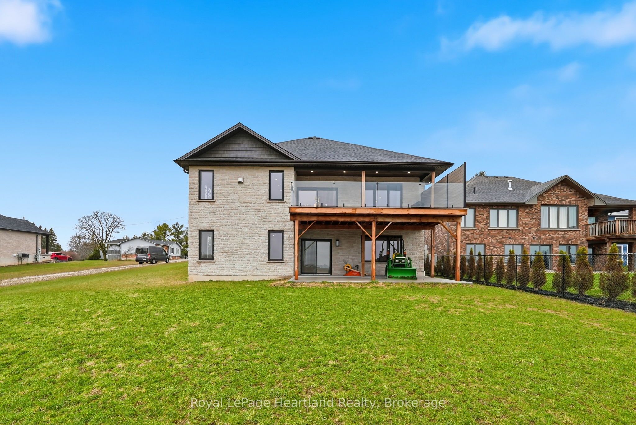 16 Minto Street S Property Photo 41