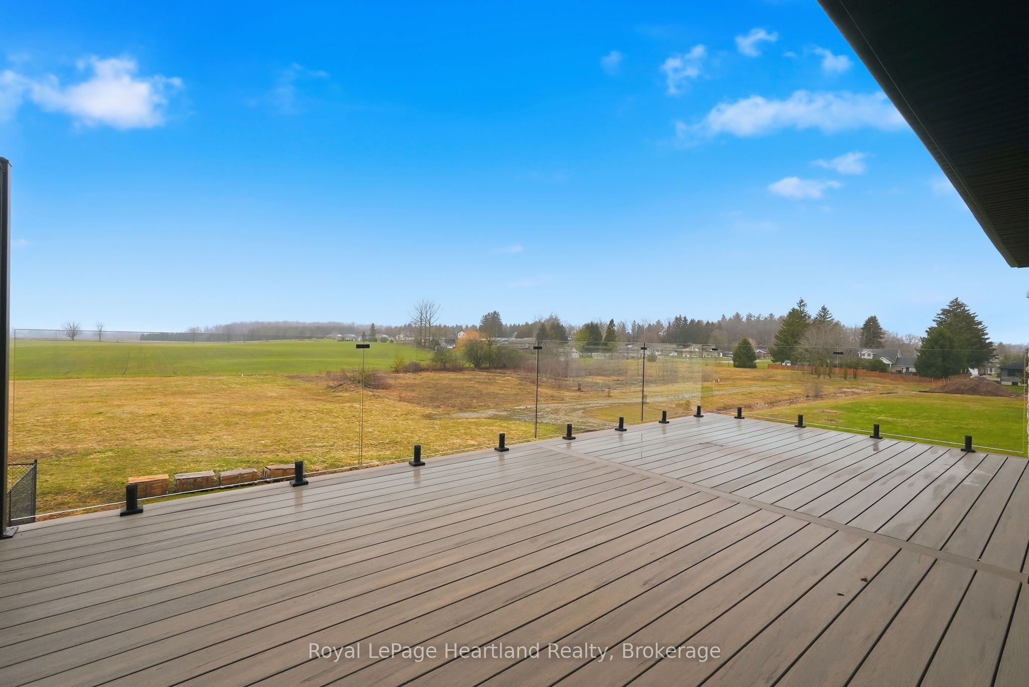 16 Minto Street S Property Photo 44