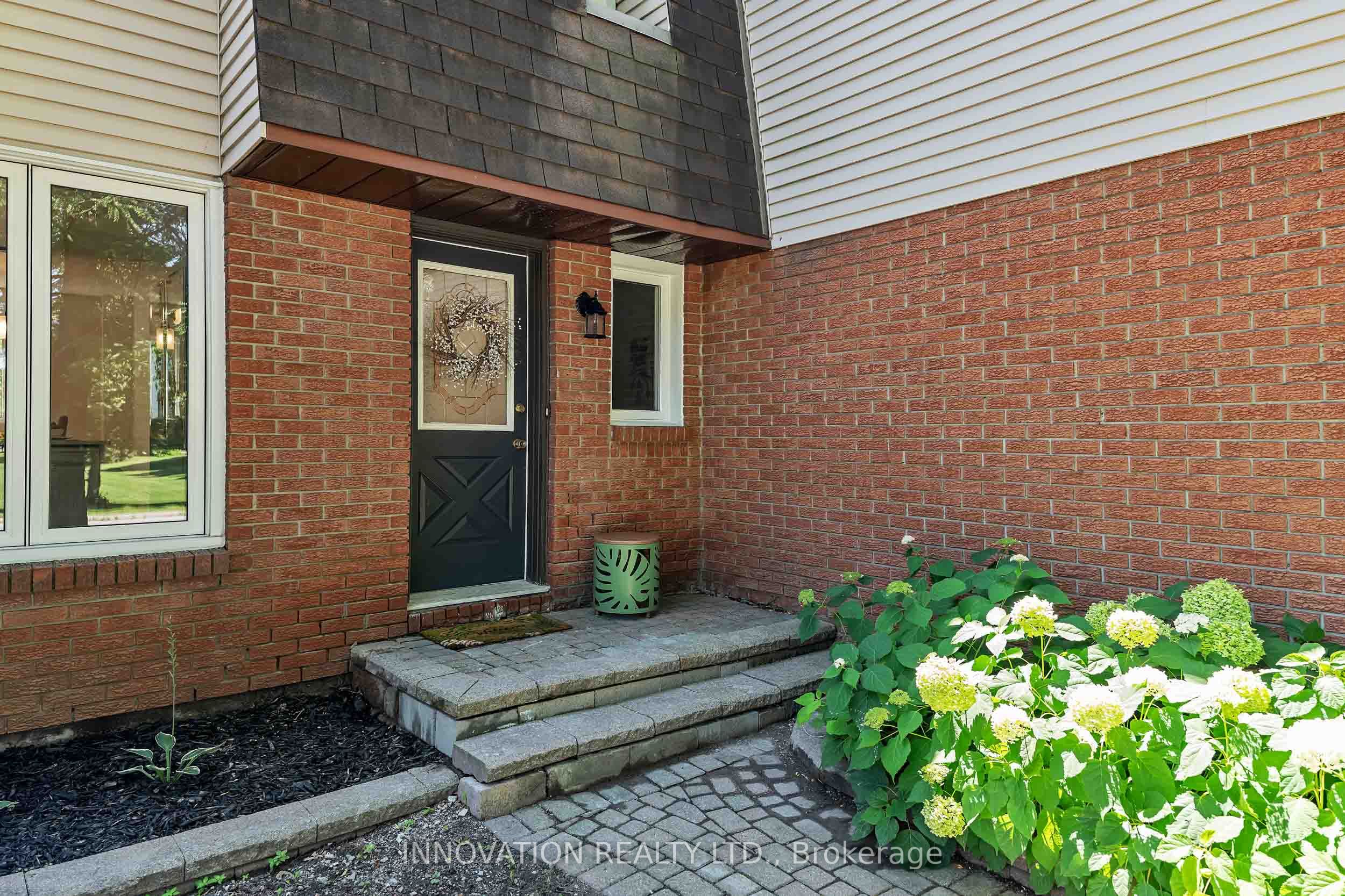 33 Exeter Drive Property Photo 3