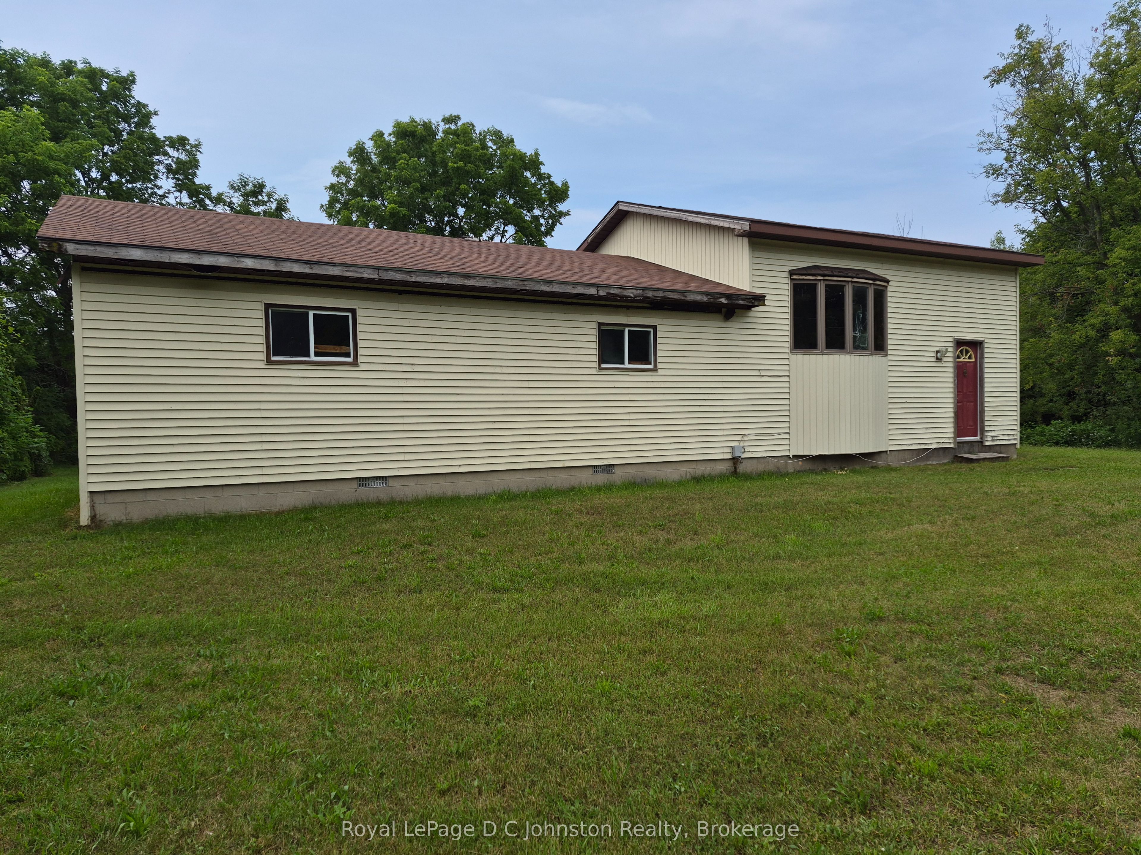 270 Edward Street Property Photo 5