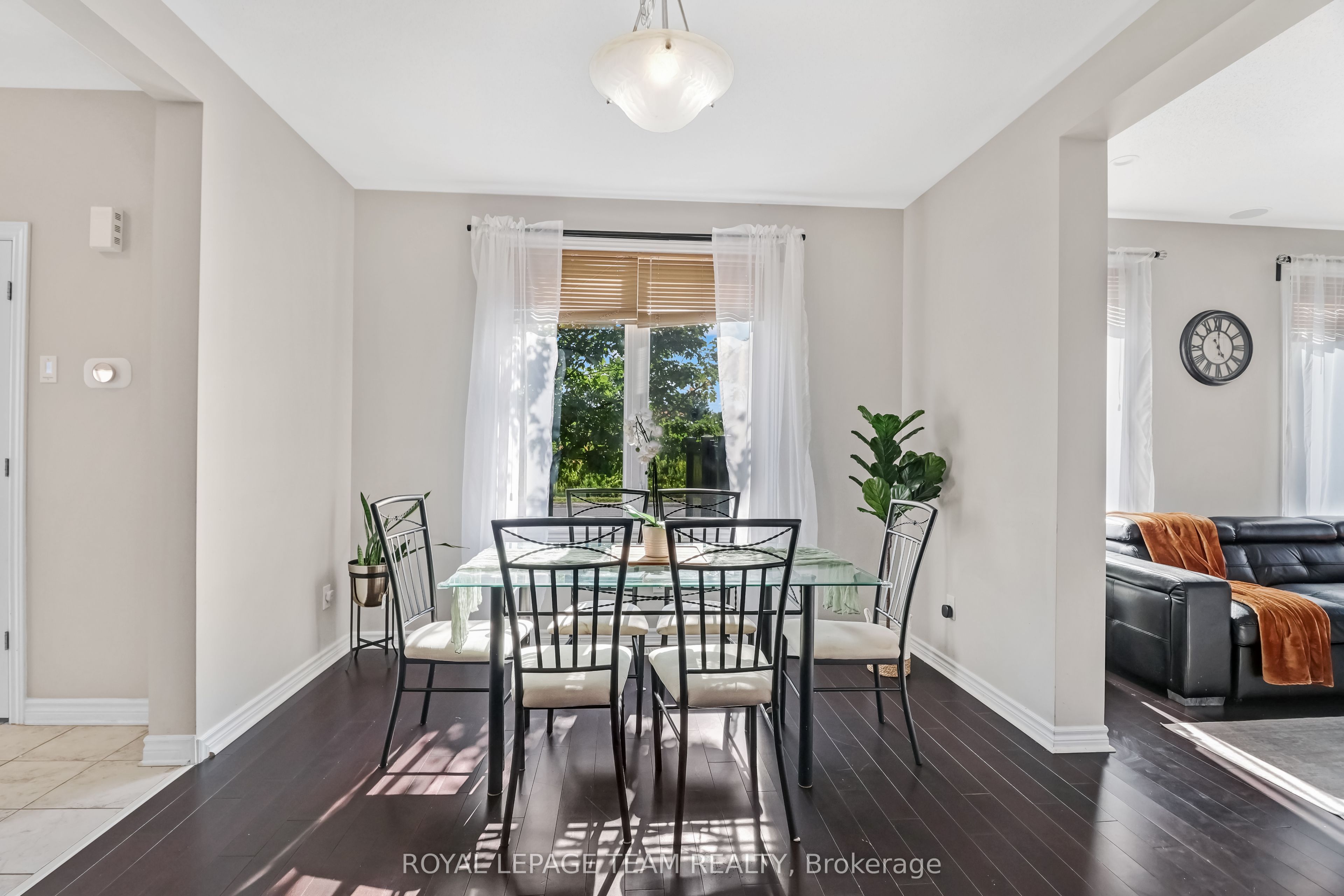 3 Stoneleigh Street Property Photo 8