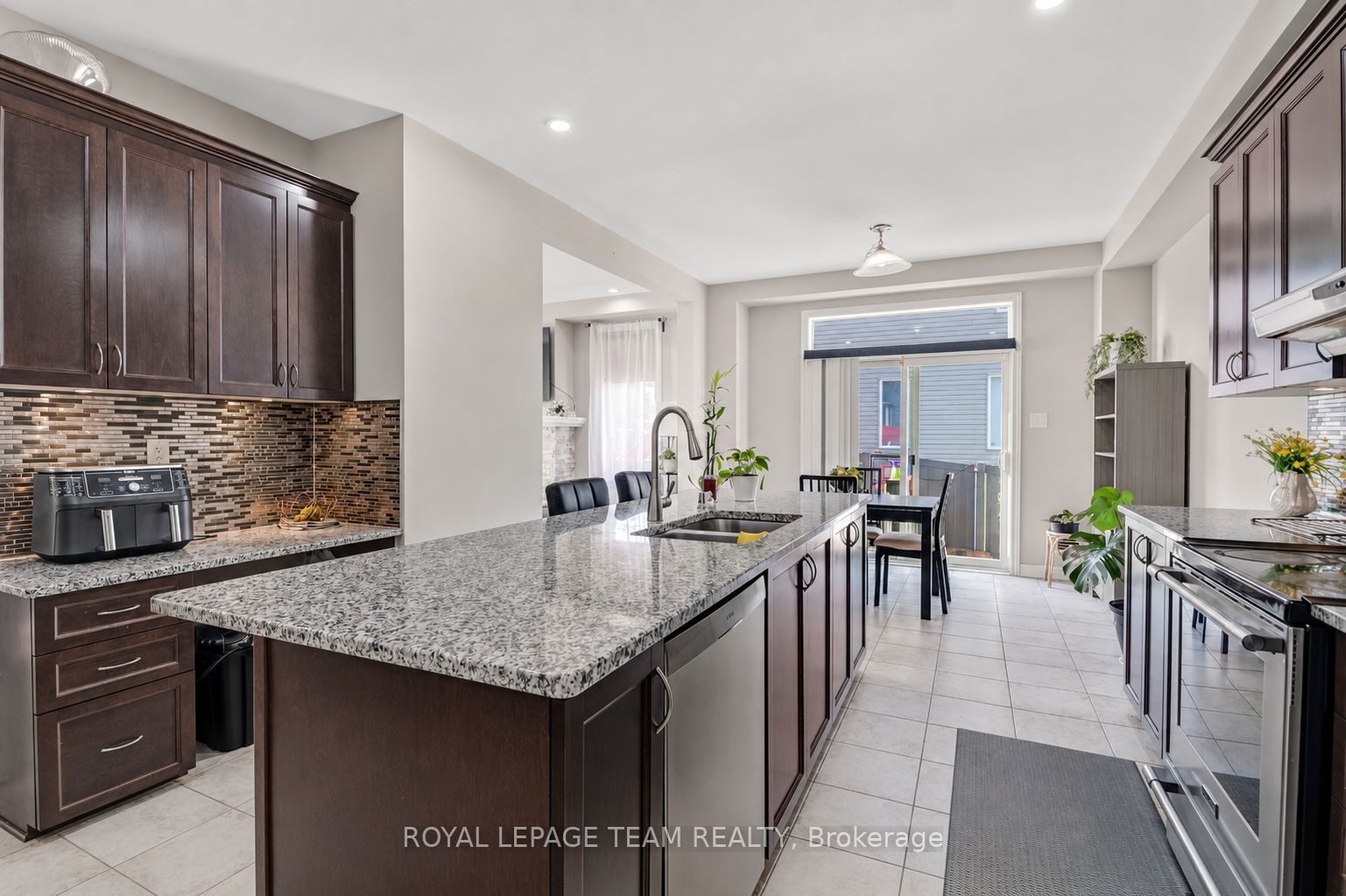 3 Stoneleigh Street Property Photo 16