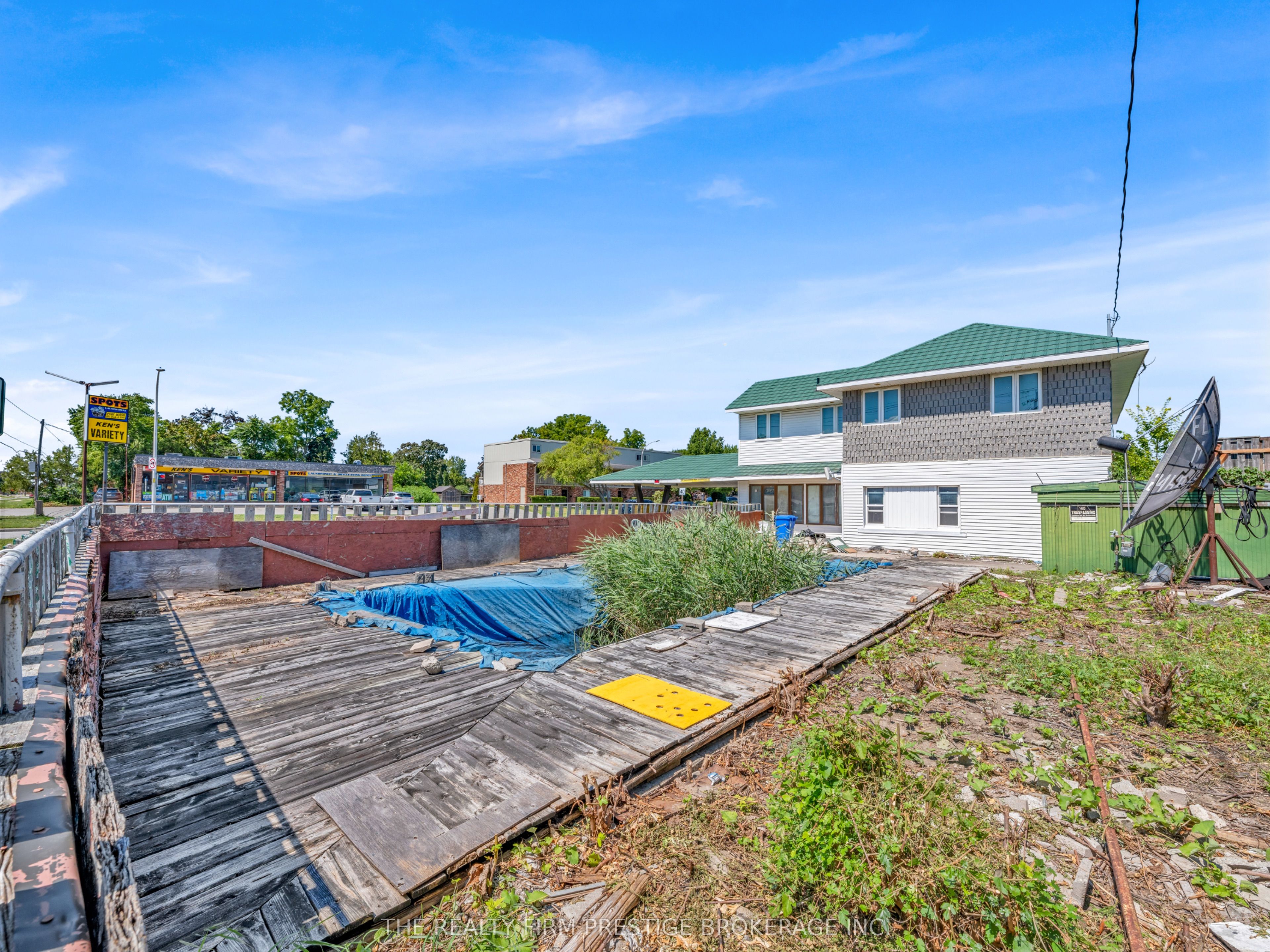 421 Grand Avenue E Property Photo 7