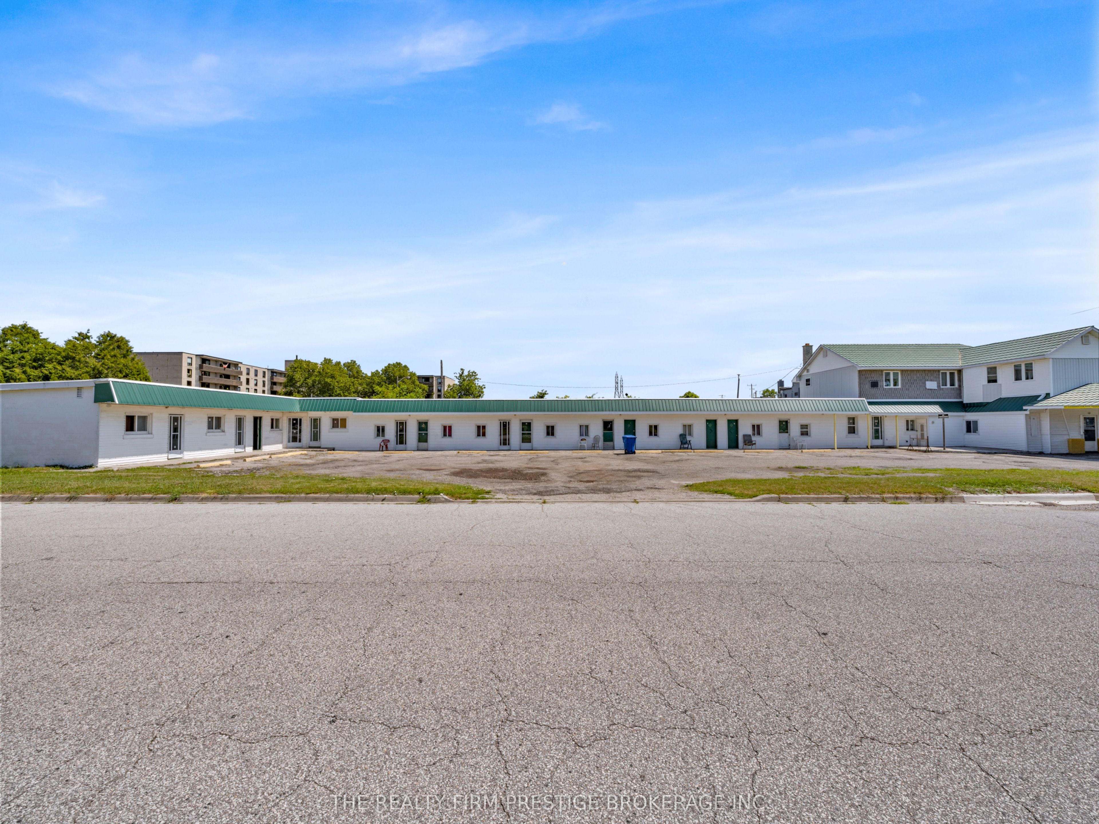 421 Grand Avenue E Property Photo 8