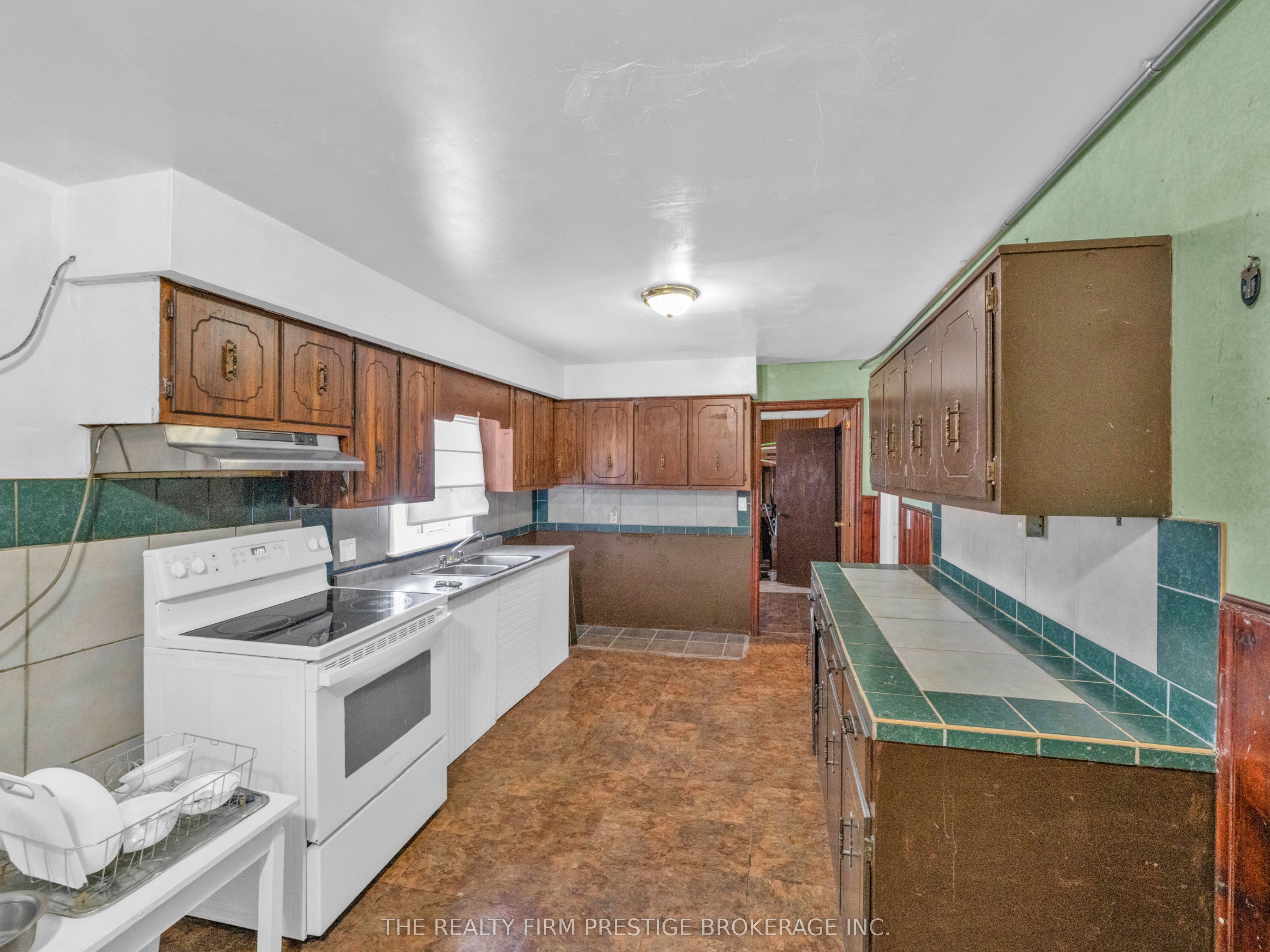 421 Grand Avenue E Property Photo 16
